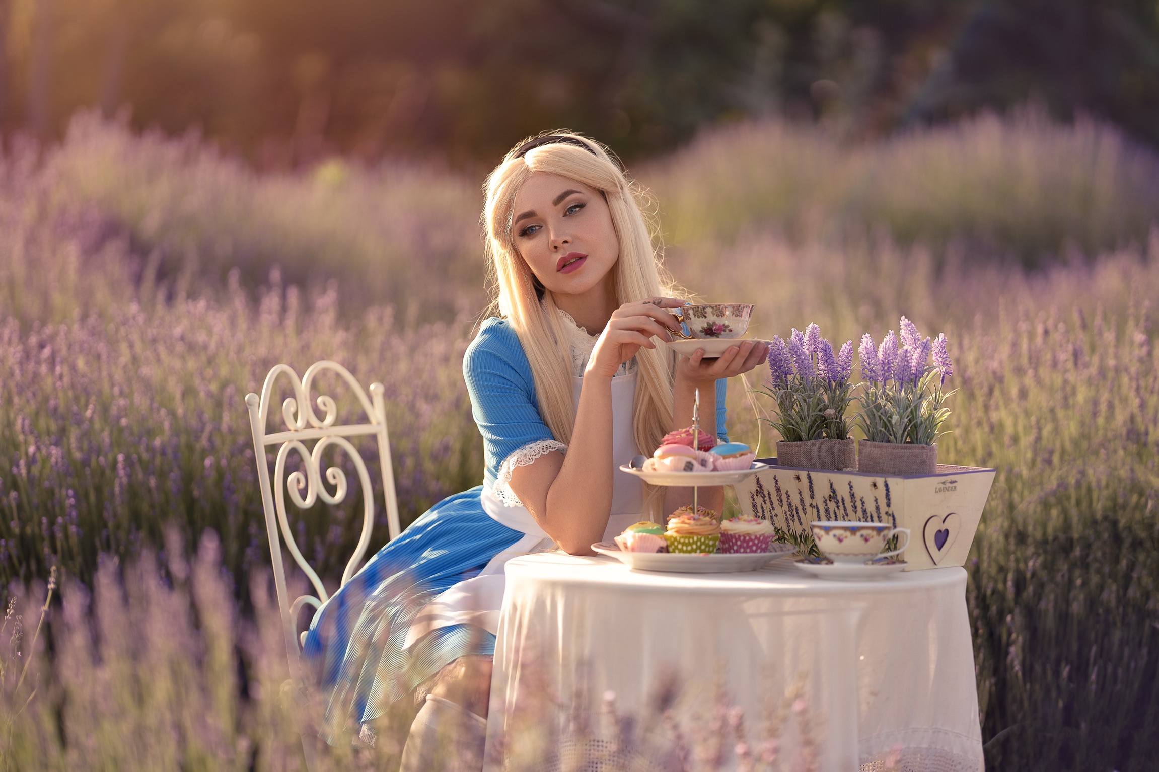Download mobile wallpaper Flower, Blonde, Model, Women, Cosplay, Alice (Alice In Wonderland) for free.