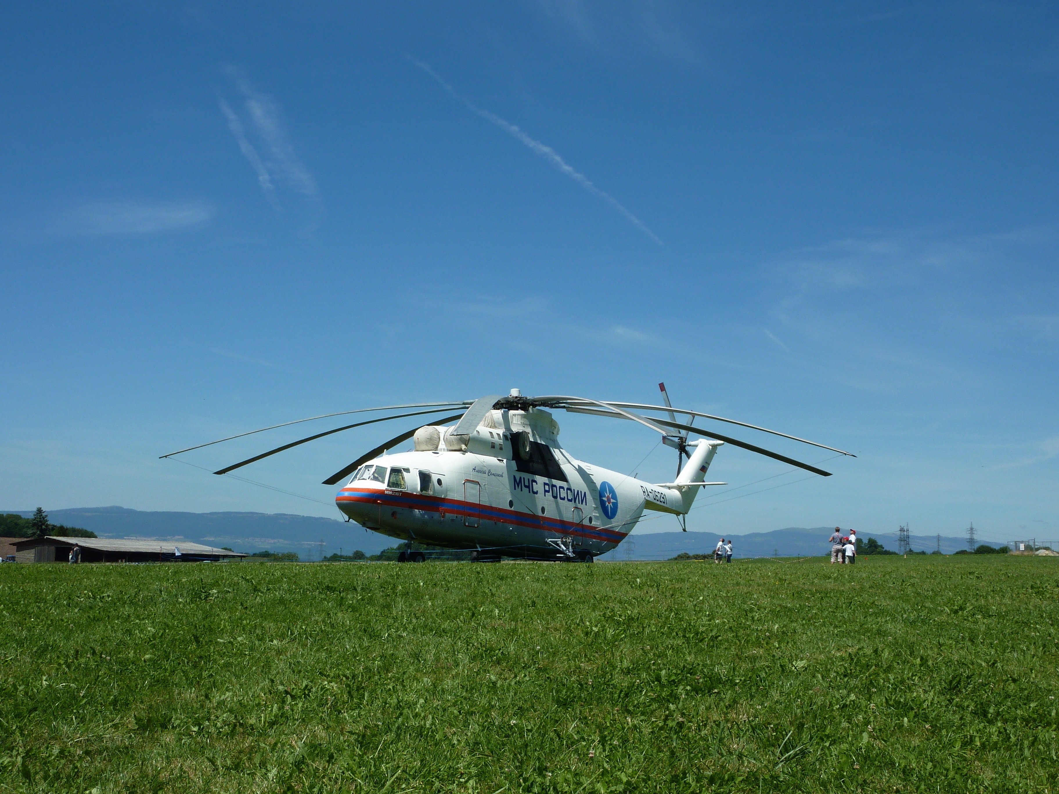 helicopter, people, grass, mountains, miscellanea, miscellaneous, house, russia, meadow, mi 26, ministry of emergency situations, mes, of russia
