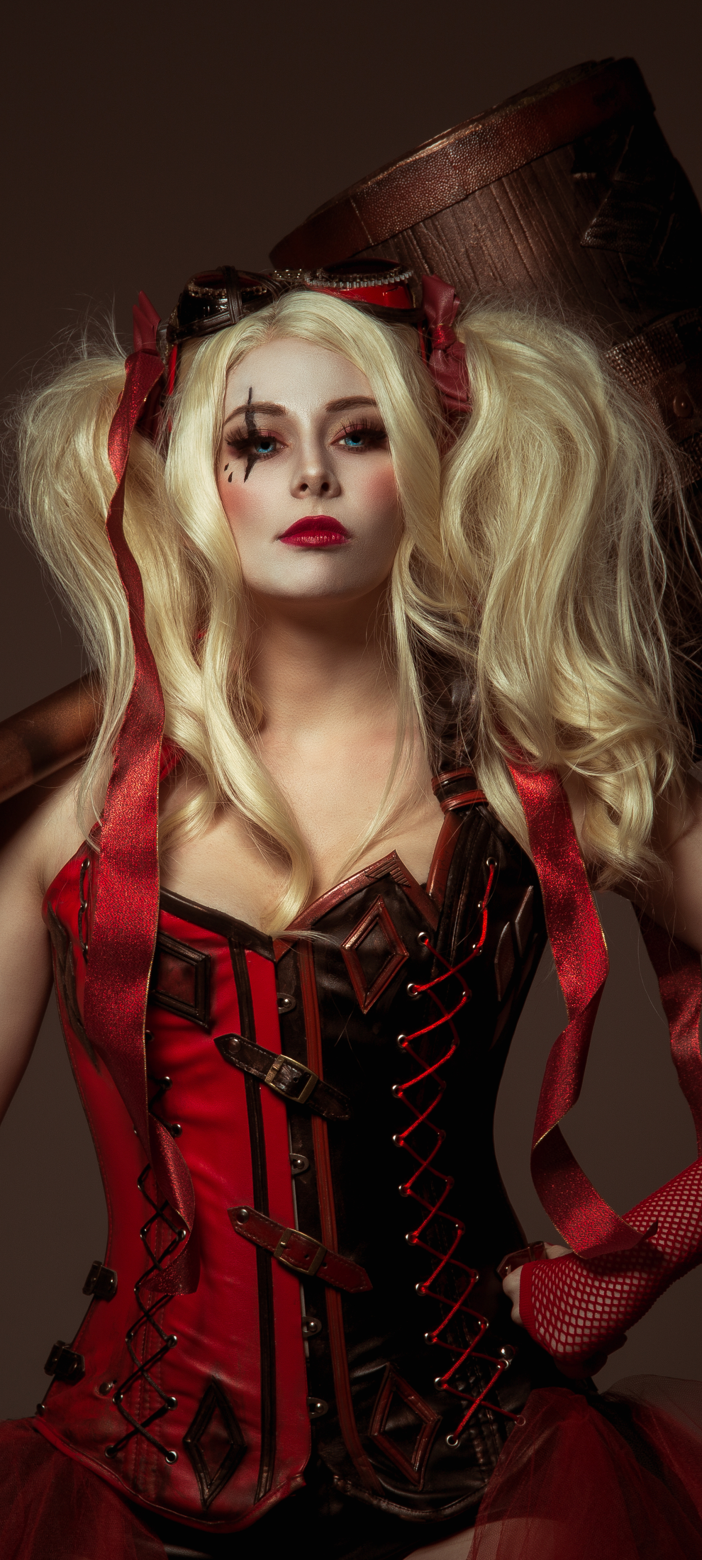 Download mobile wallpaper Blonde, Women, Blue Eyes, Harley Quinn, Dc Comics, Twintails, Lipstick, Cosplay for free.