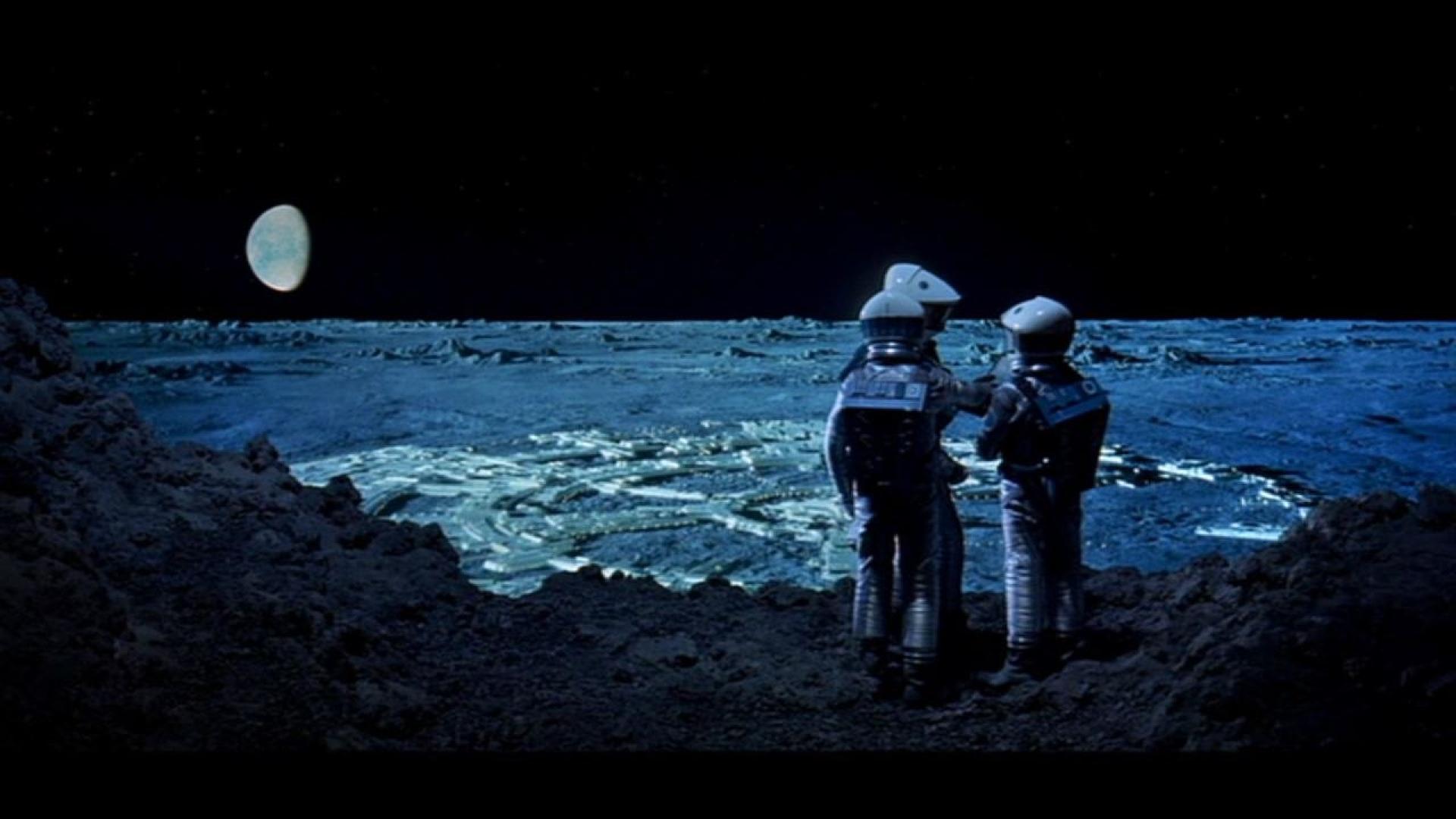 612895 Hintergrundbild herunterladen filme, 2001: odyssee im weltraum, astronaut, mond - Bildschirmschoner und Bilder kostenlos