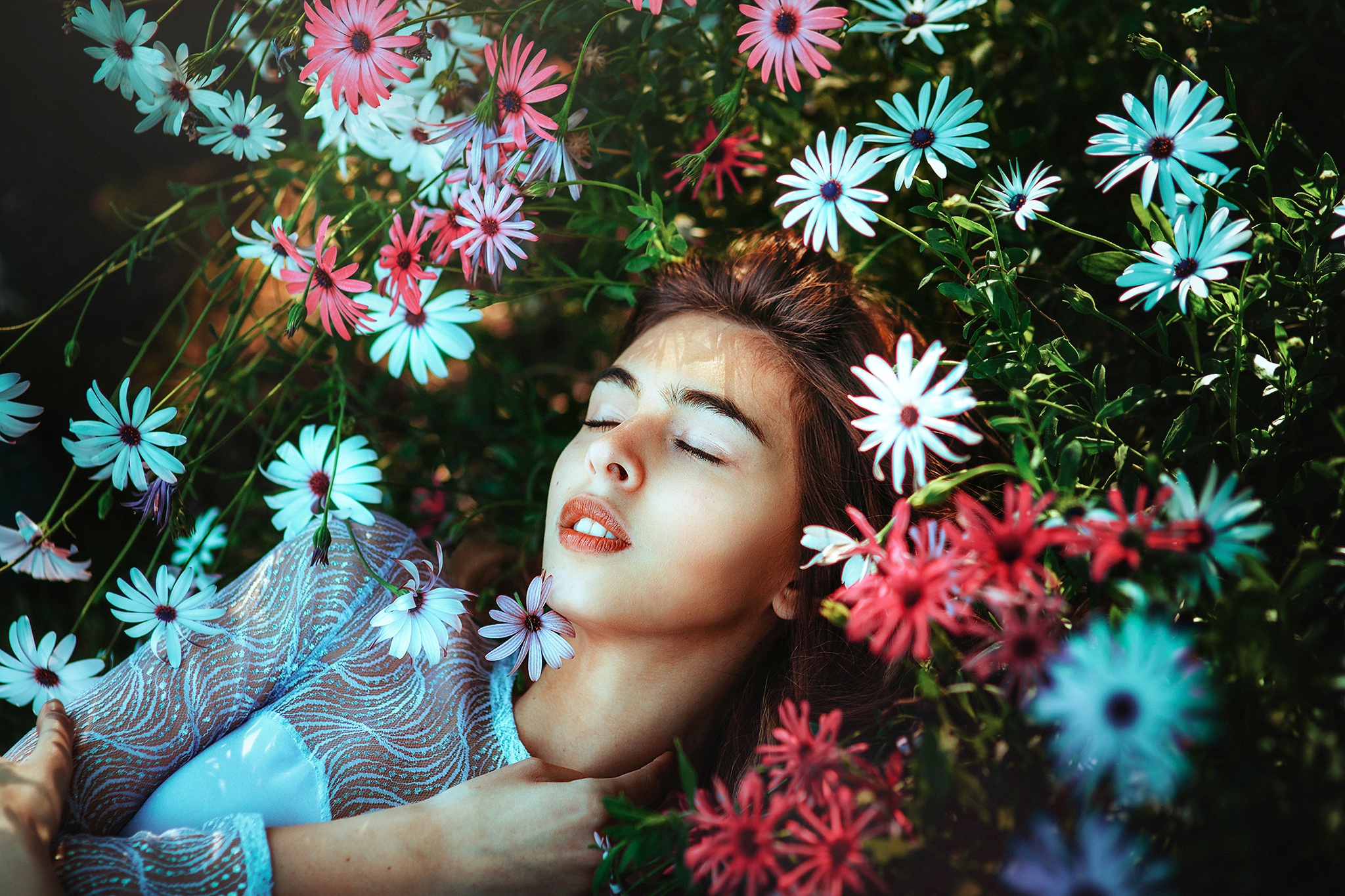 Download mobile wallpaper Flower, Mood, Face, Brunette, Model, Women, White Flower, Lying Down for free.