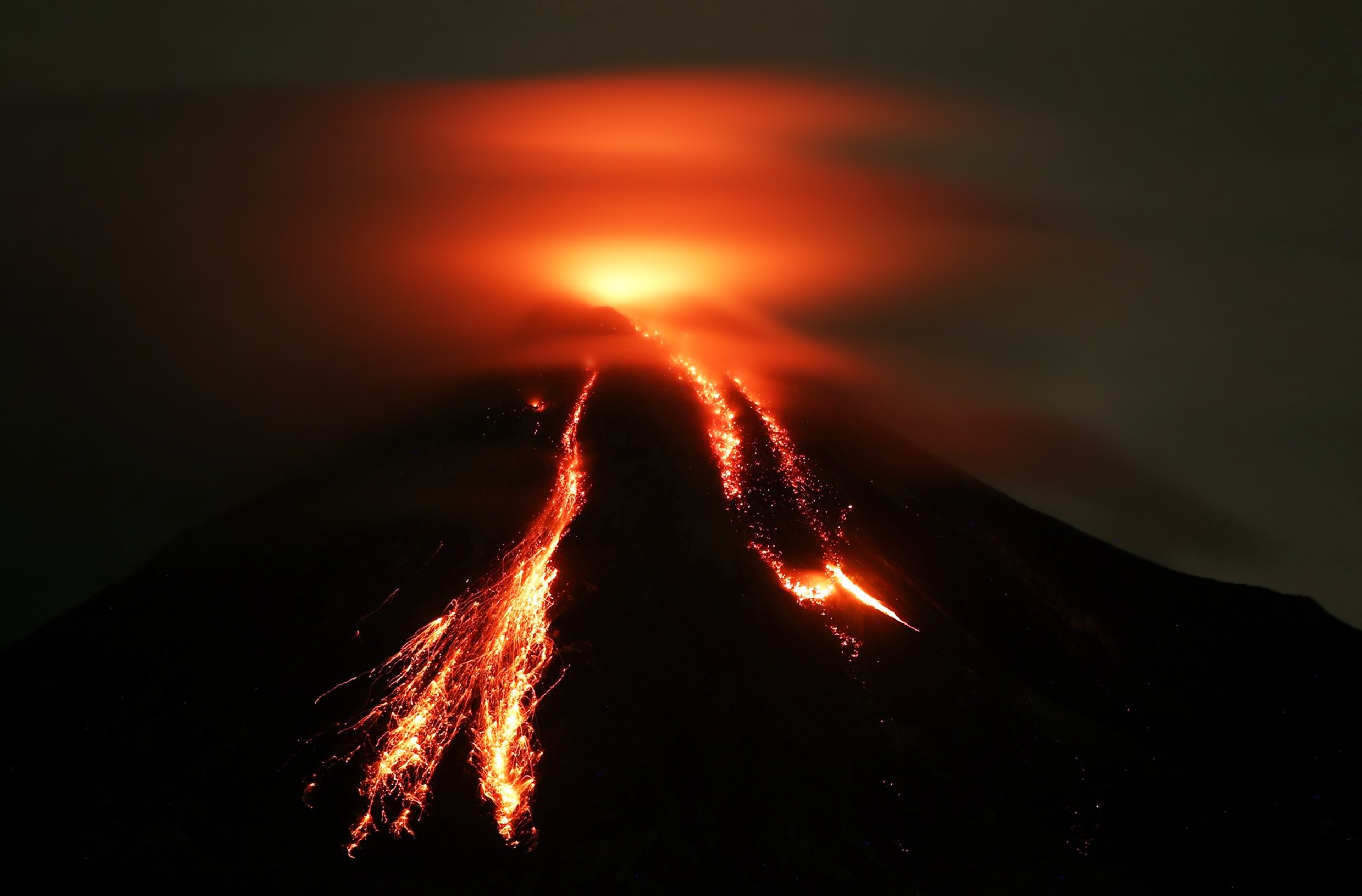 359437 скачать обои вулкан, лава, природа, земля/природа, дым, вулканы - заставки и картинки бесплатно