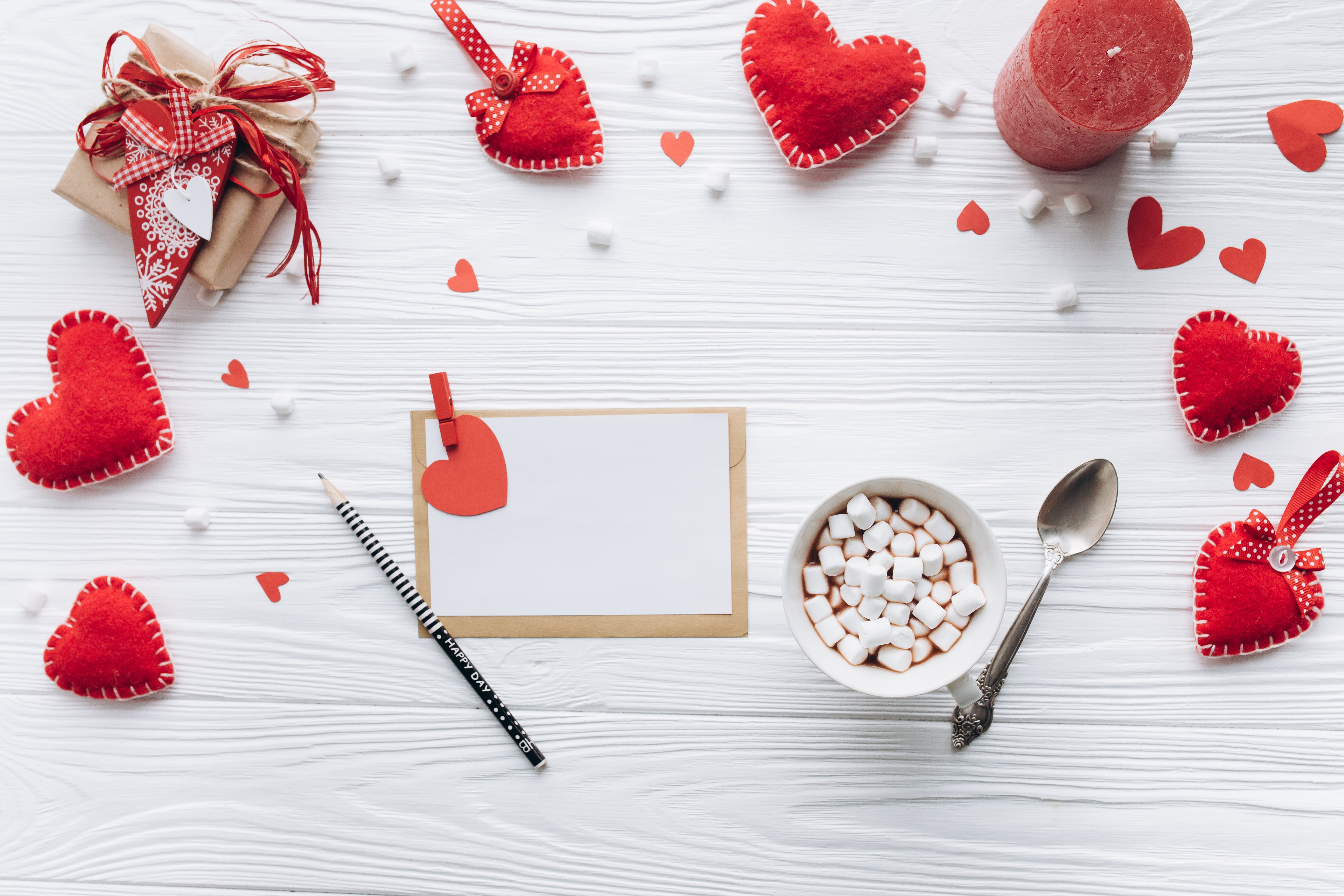 Handy-Wallpaper Feiertage, Liebe, Valentinstag, Tasse, Geschenk, Herz, Romantisch, Heiße Schokolade, Stillleben kostenlos herunterladen.
