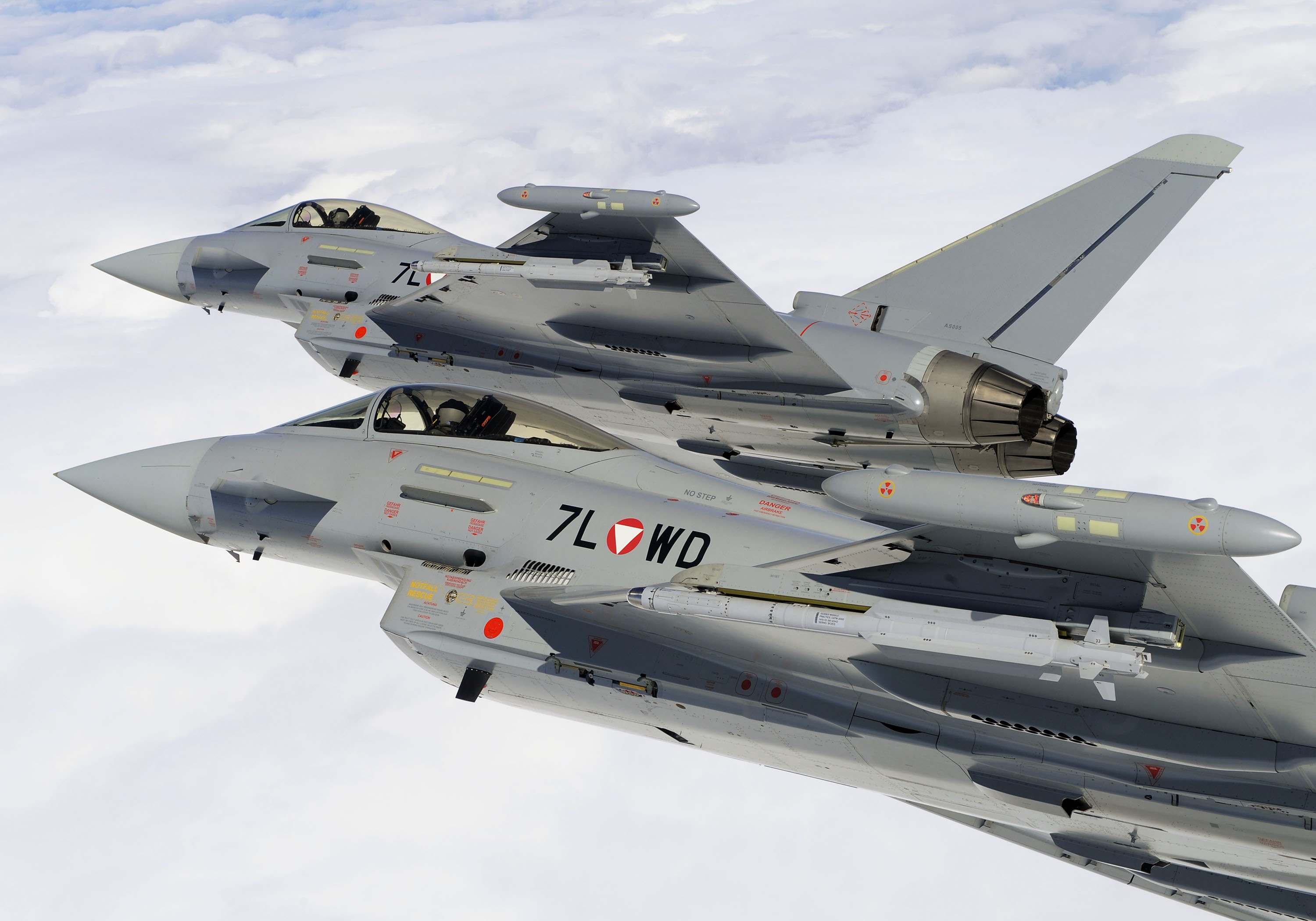 Free download wallpaper Aircraft, Military, Jet Fighter, Eurofighter Typhoon, Warplane, Jet Fighters on your PC desktop