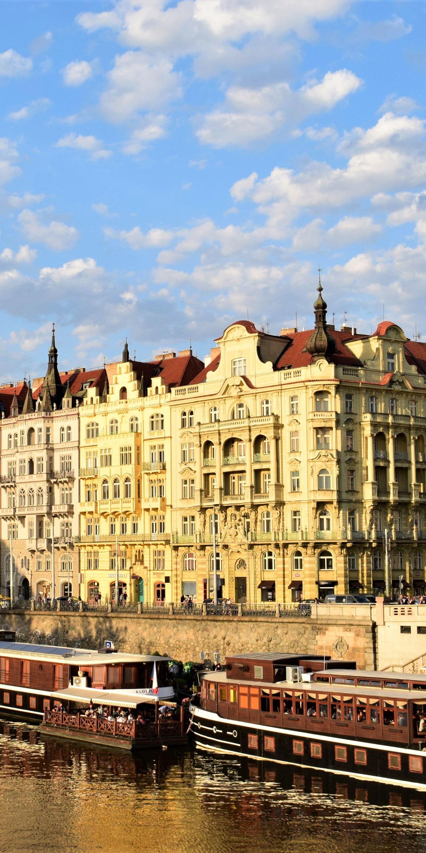 Laden Sie das Städte, Architektur, Stadt, Gebäude, Prag, Tschechien, Tschechische Republik, Die Architektur, Menschengemacht, Großstadt, Flussboot-Bild kostenlos auf Ihren PC-Desktop herunter
