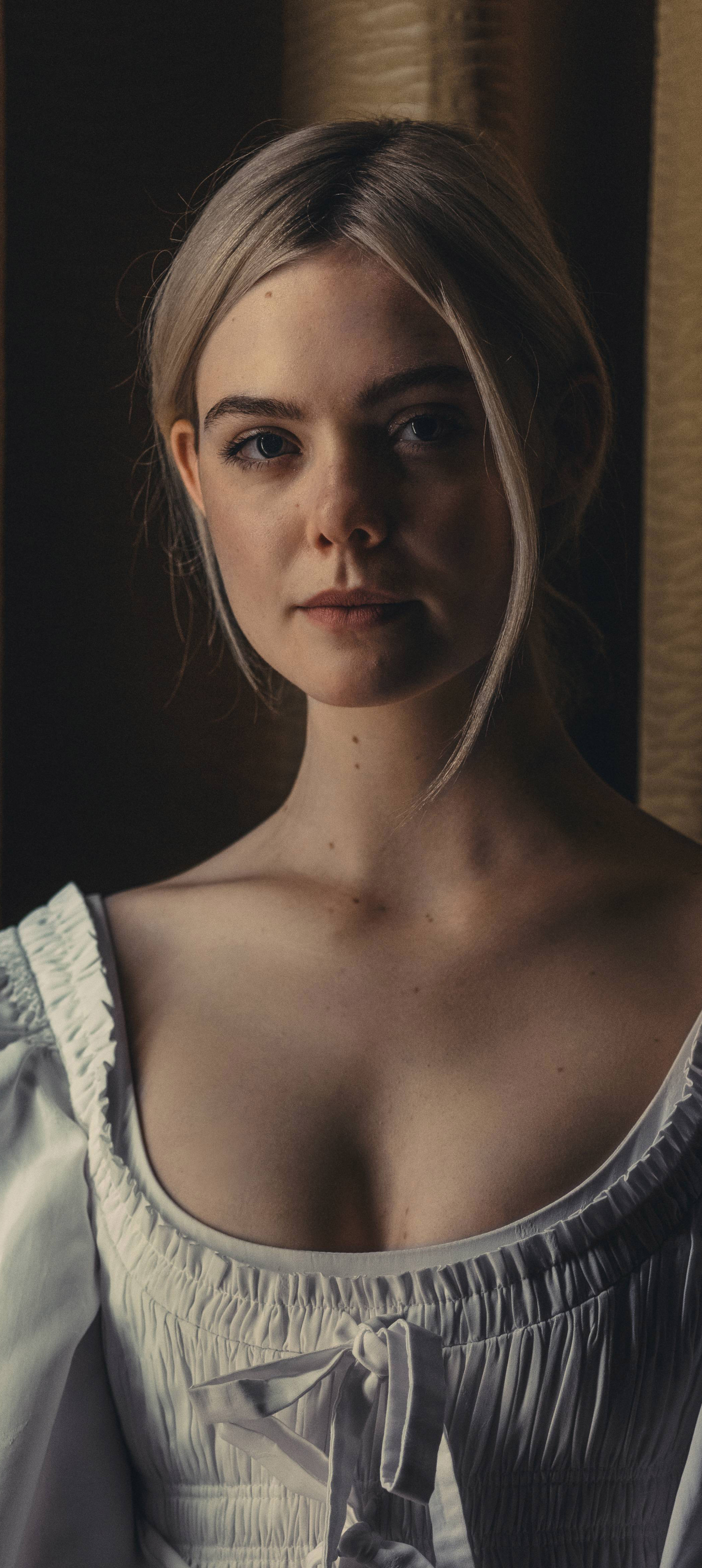 Download mobile wallpaper Blonde, American, Celebrity, Actress, Elle Fanning for free.