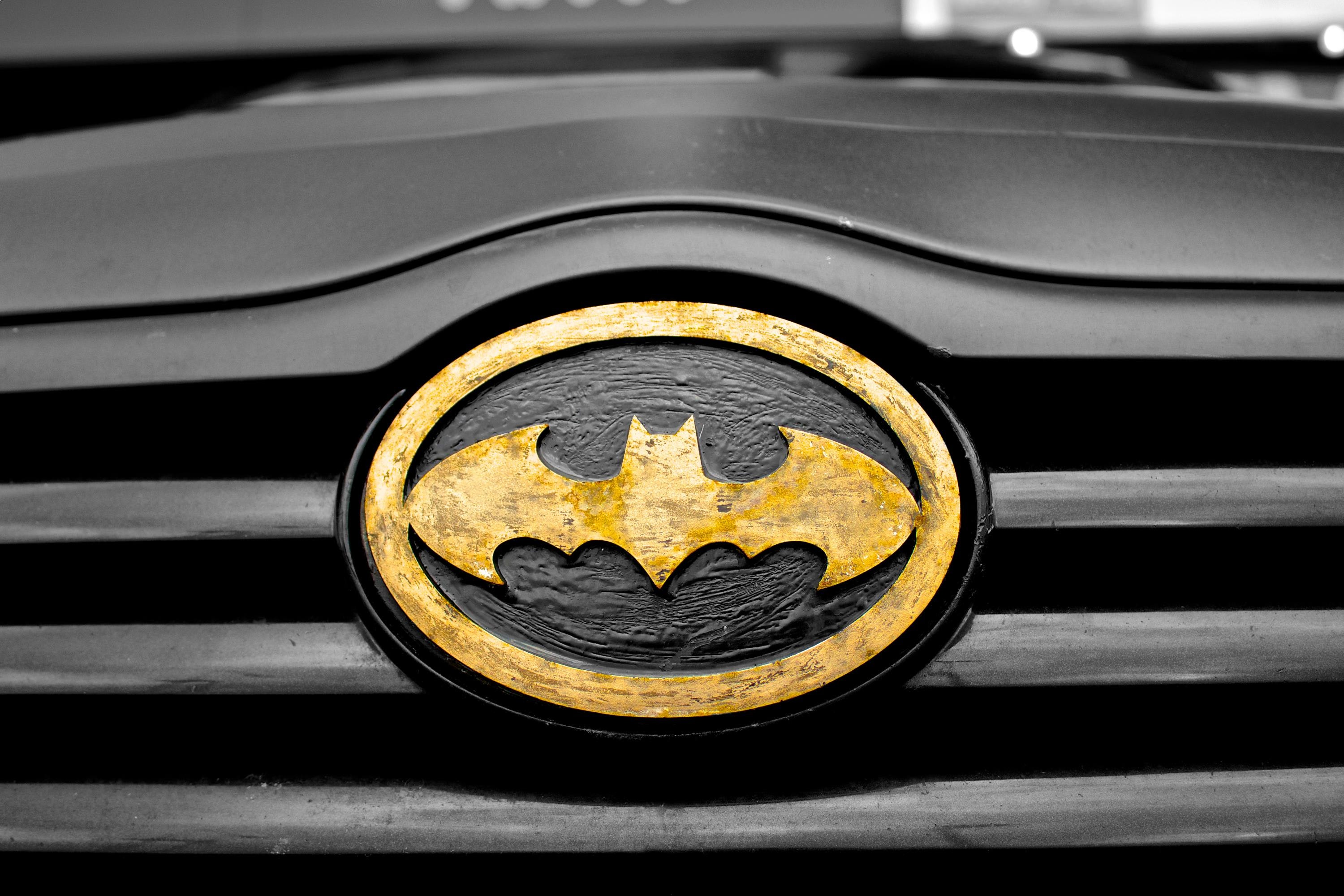 Téléchargez des papiers peints mobile Bande Dessinées, The Batman, Logo Batman, Batmobile gratuitement.