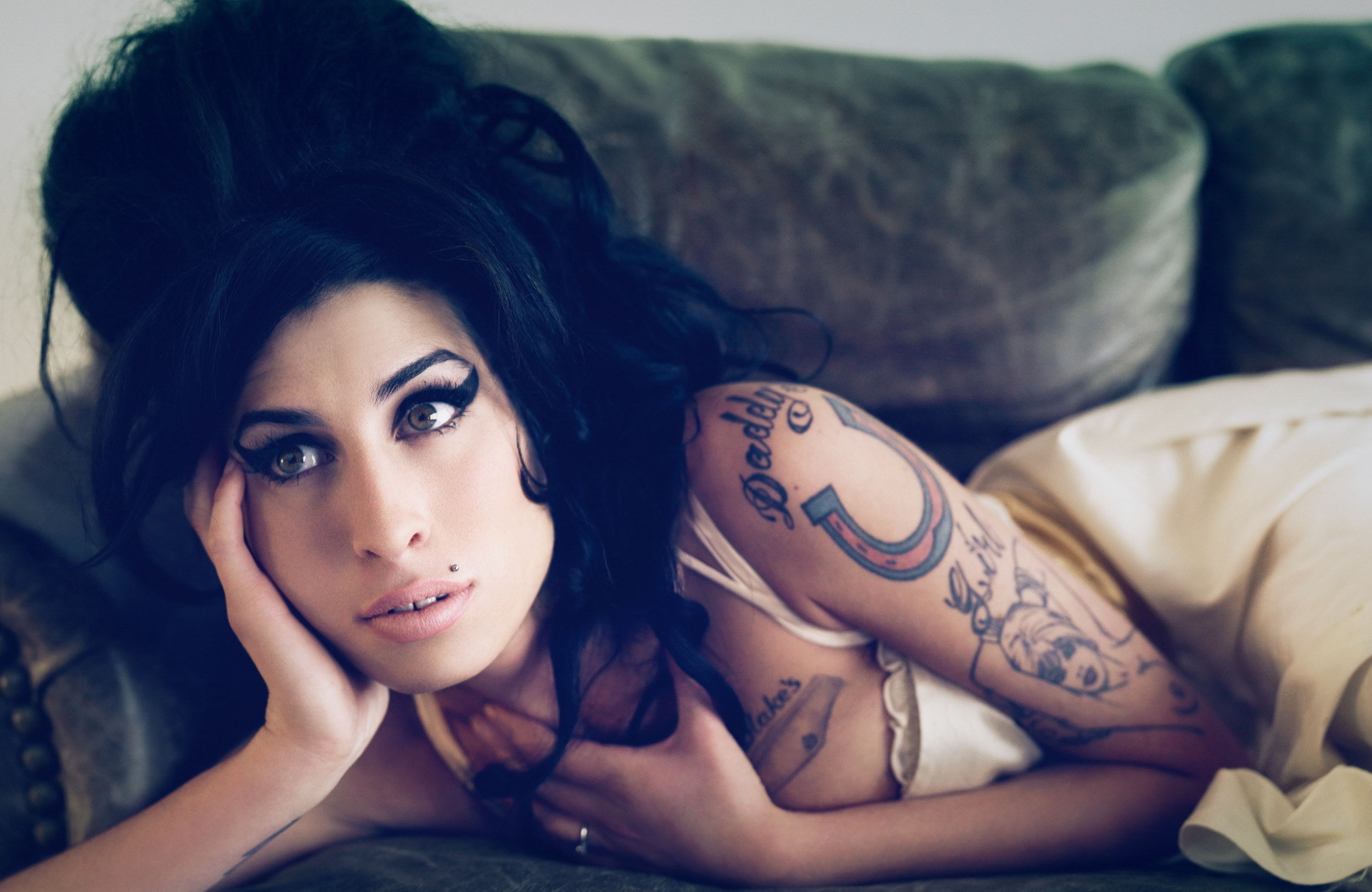 Melhores papéis de parede de Amy Winehouse para tela do telefone
