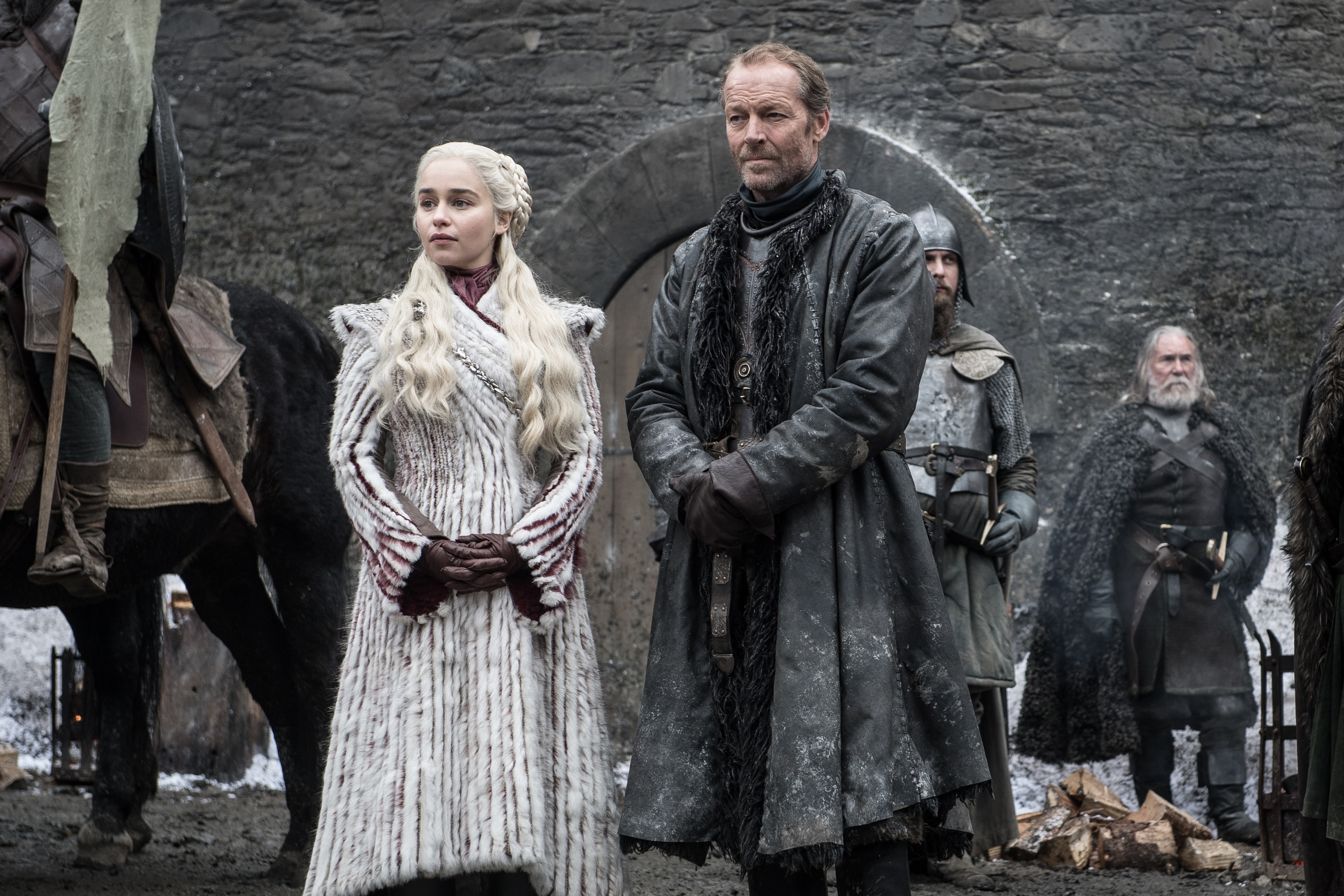 Laden Sie das Fernsehserien, Game Of Thrones: Das Lied Von Eis Und Feuer, Daenerys Targaryen, Emilia Clarke, Ian Glen, Jorah Mormont-Bild kostenlos auf Ihren PC-Desktop herunter