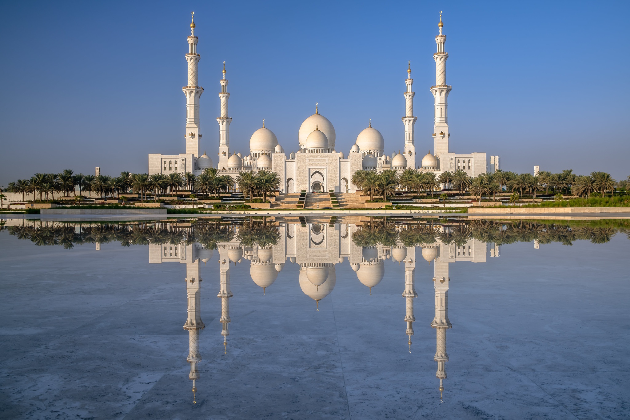 483701 descargar imagen religioso, gran mezquita sheikh zayed, abu dhabi, arquitectura, mezquita, reflejo, mezquitas: fondos de pantalla y protectores de pantalla gratis