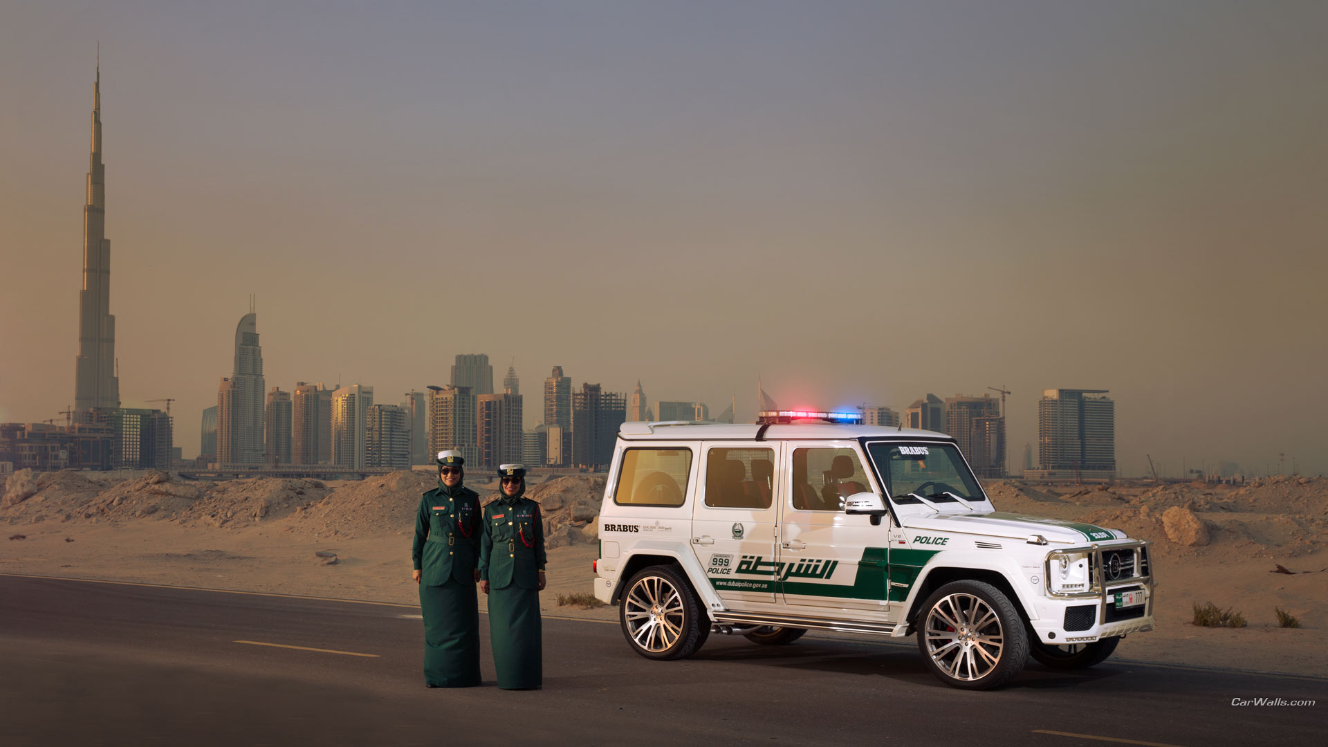 Скачати мобільні шпалери Транспортні Засоби, 2013 Brabus B63S 700 Widestar Dubai Police Edition безкоштовно.