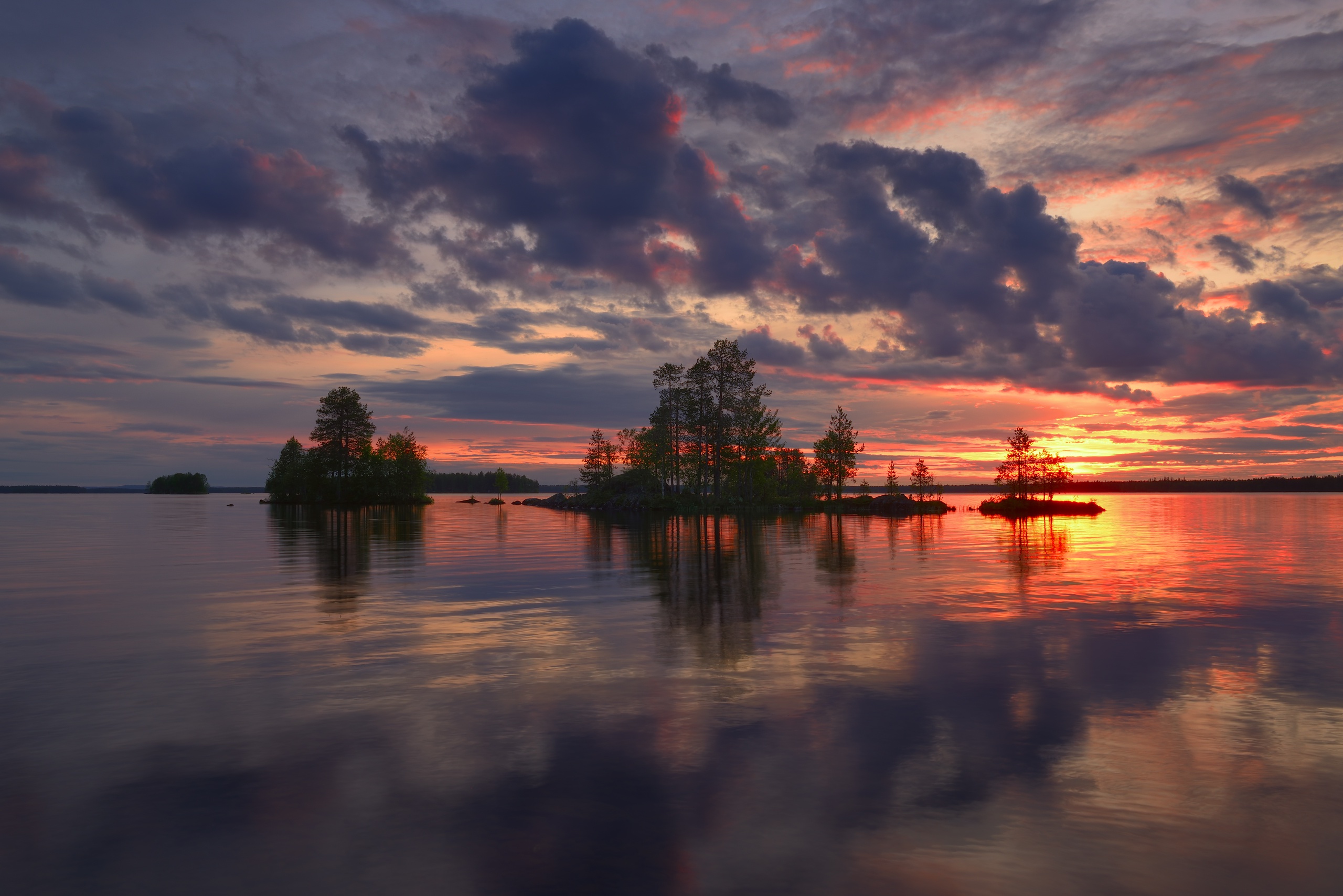 953685 скачать обои природа, финляндия, облака, земля/природа, отражение, озеро, дерево - заставки и картинки бесплатно