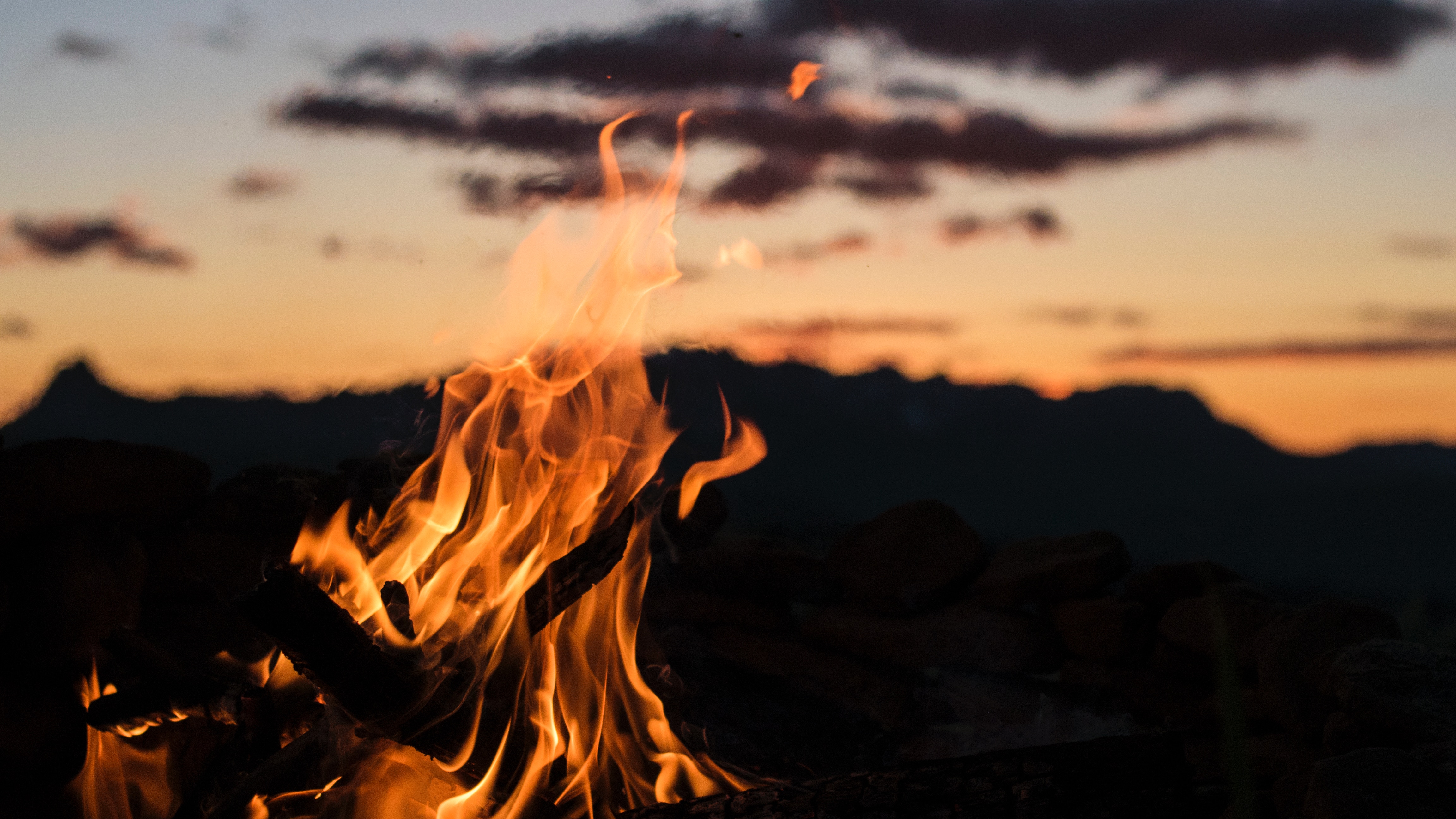 Free download wallpaper Blur, Smooth, Fire, Night, Flame, Bonfire, Dark on your PC desktop