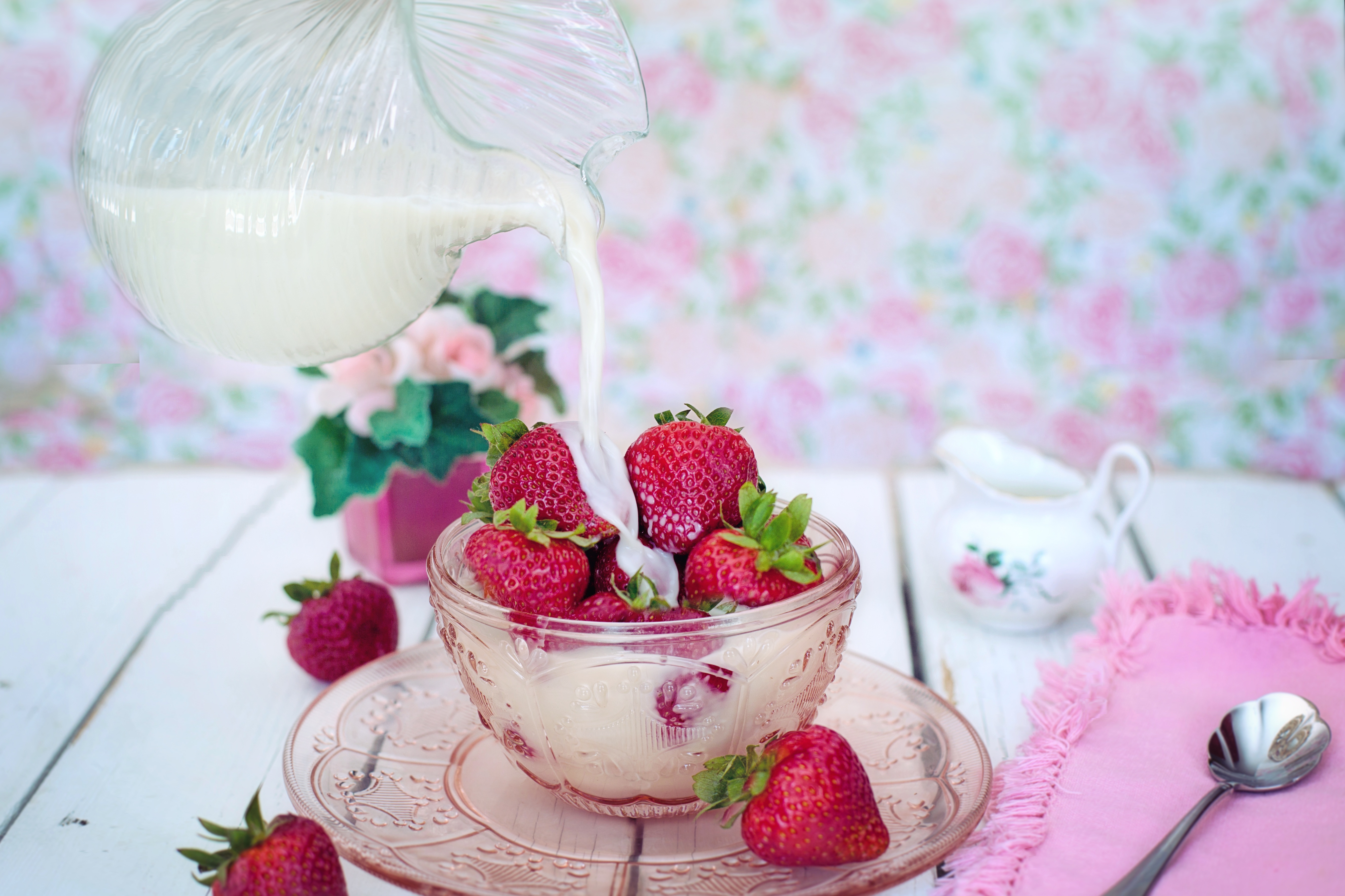 strawberry, food, berries, plate, milk HD wallpaper