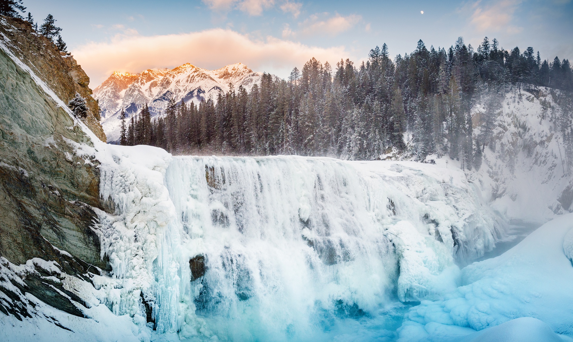 Скачать картинку Зима, Природа, Водопад, Лёд, Земля/природа в телефон бесплатно.