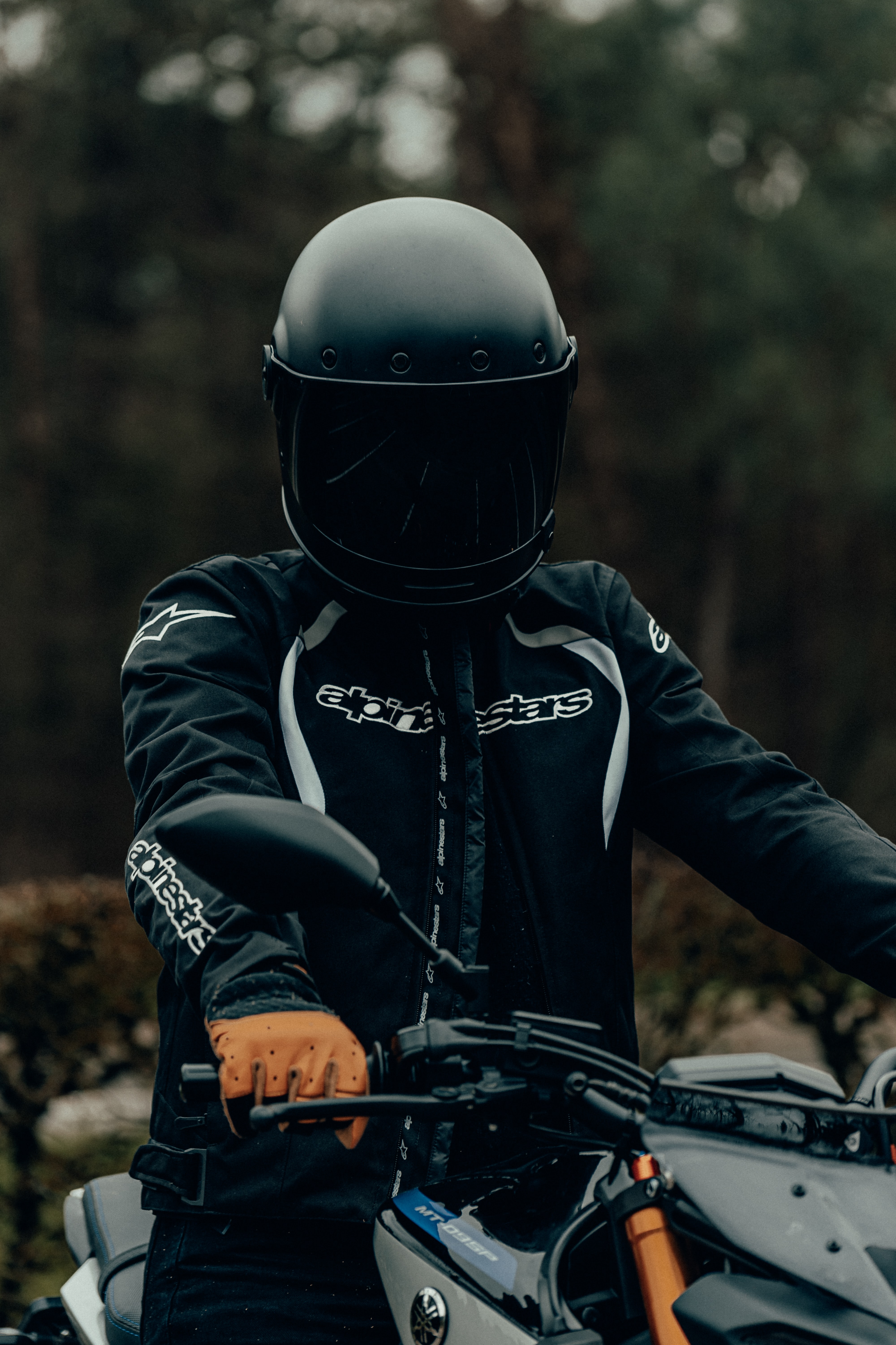 motorcycles, motorcyclist, helmet, motorcycle, steering wheel, rudder Desktop Wallpaper