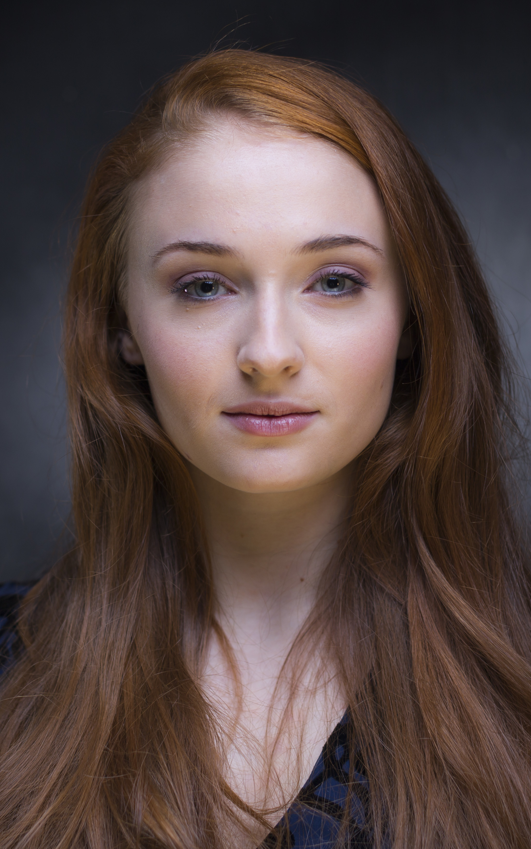 Download mobile wallpaper Redhead, Celebrity, Actress, Sophie Turner for free.