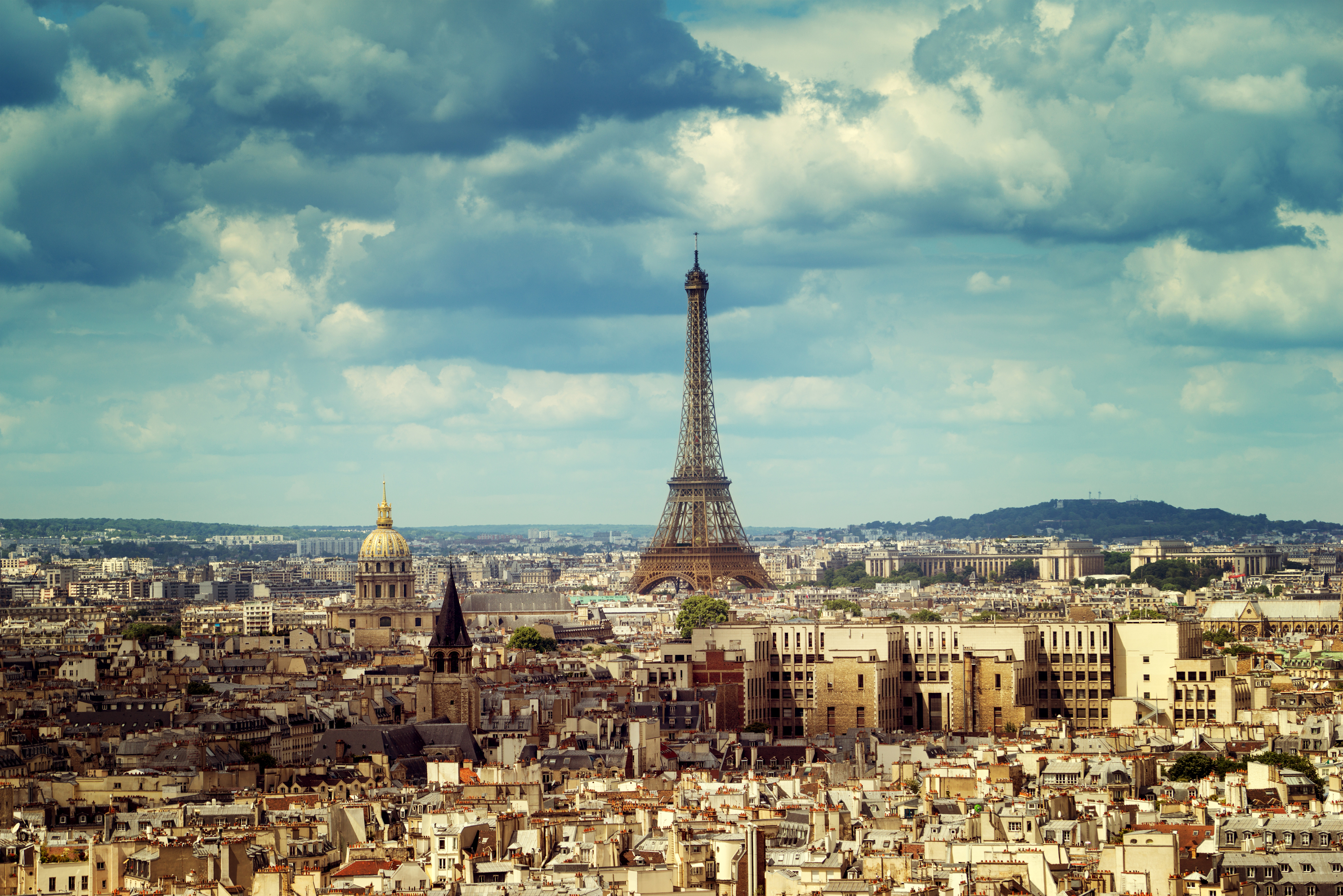 Handy-Wallpaper Städte, Paris, Eiffelturm, Gebäude, Frankreich, Stadtbild, Wolke, Monument, Himmel, Menschengemacht, Großstadt kostenlos herunterladen.