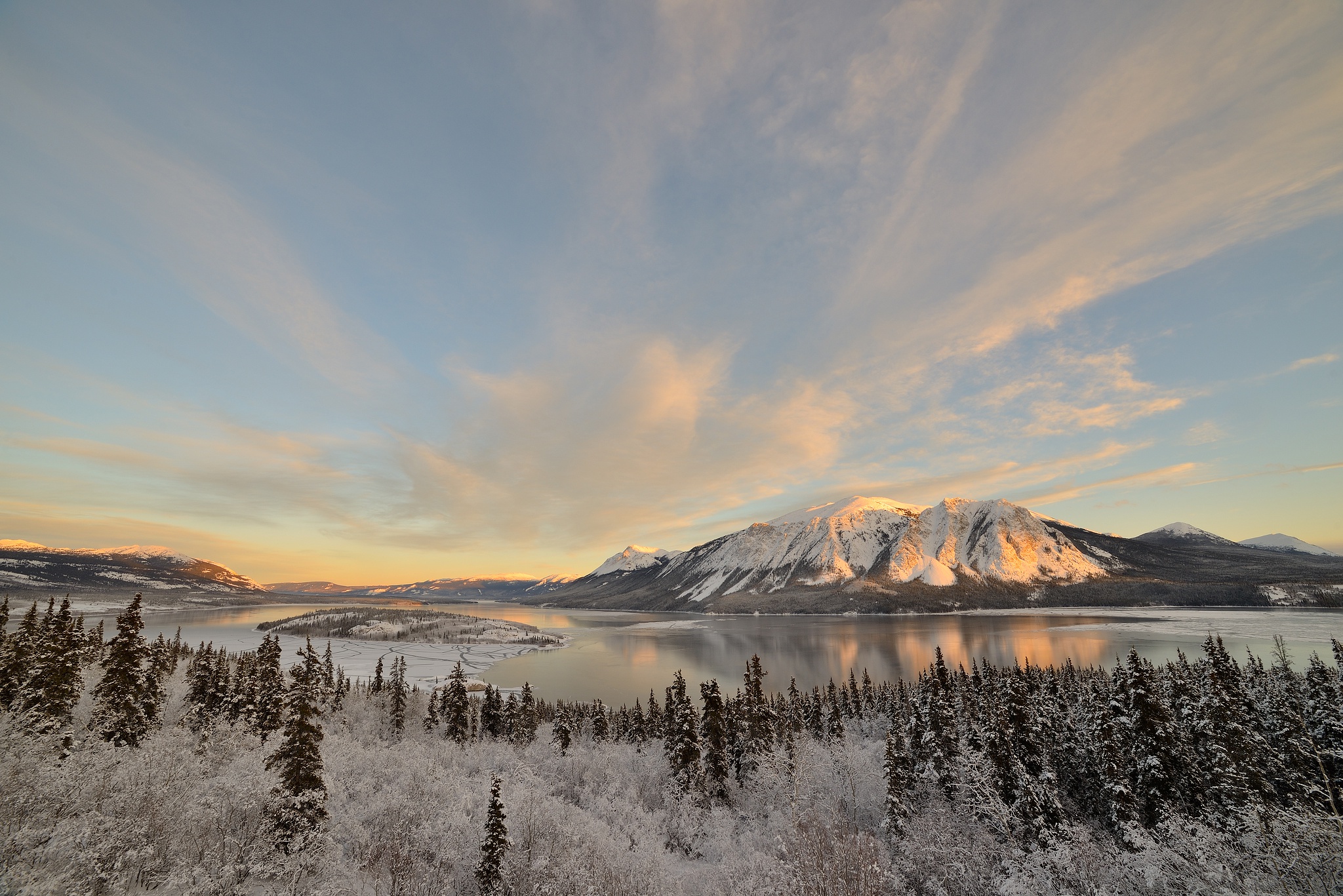 Laden Sie das Landschaft, Winter, Natur, Wald, Fluss, Gebirge, Himmel, Erde/natur-Bild kostenlos auf Ihren PC-Desktop herunter