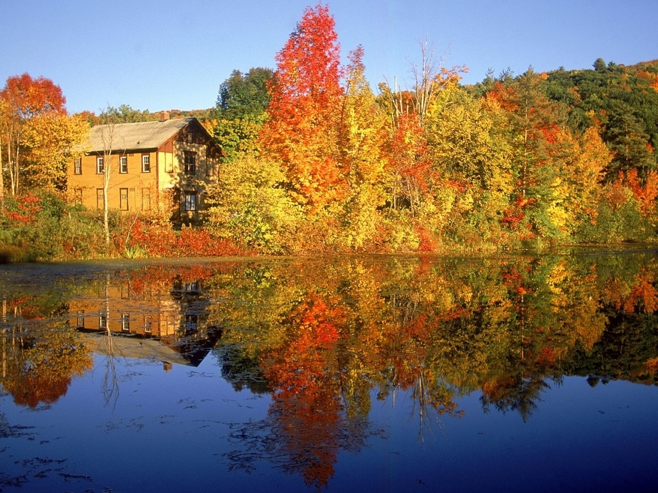 Handy-Wallpaper Landschaft, Flüsse, Herbst kostenlos herunterladen.