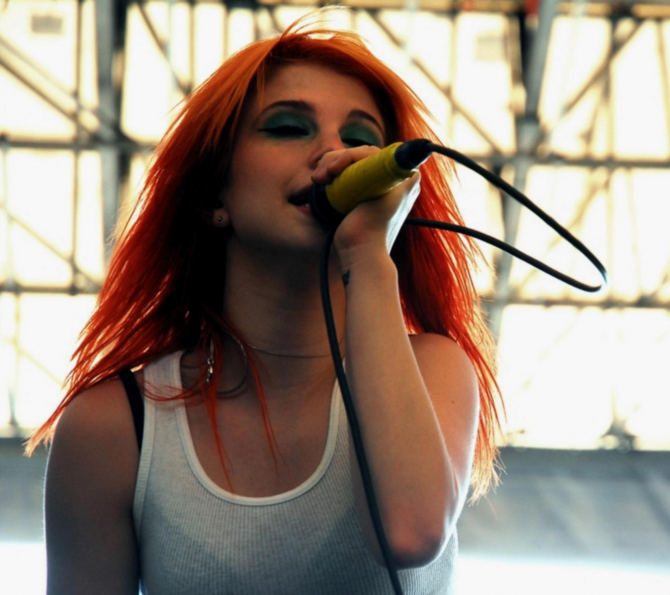 Download mobile wallpaper Hayley Williams, Music for free.