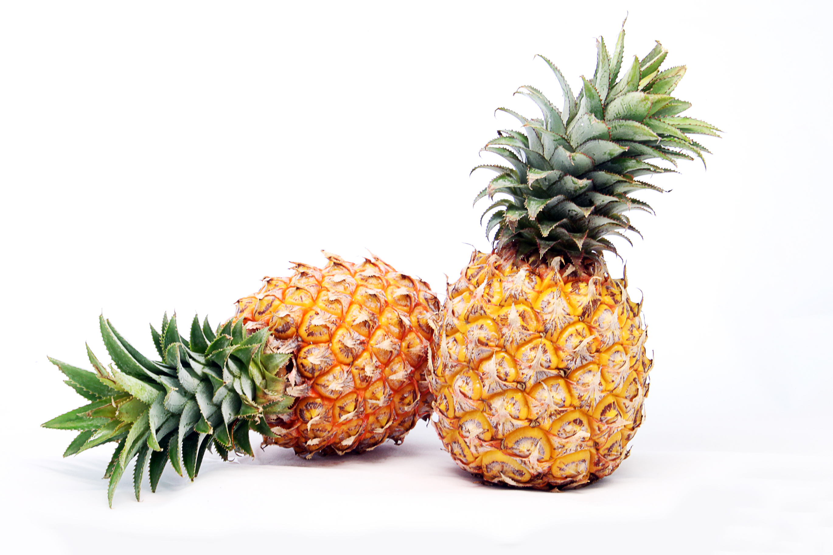 322764 Bild herunterladen nahrungsmittel, ananas, früchte - Hintergrundbilder und Bildschirmschoner kostenlos
