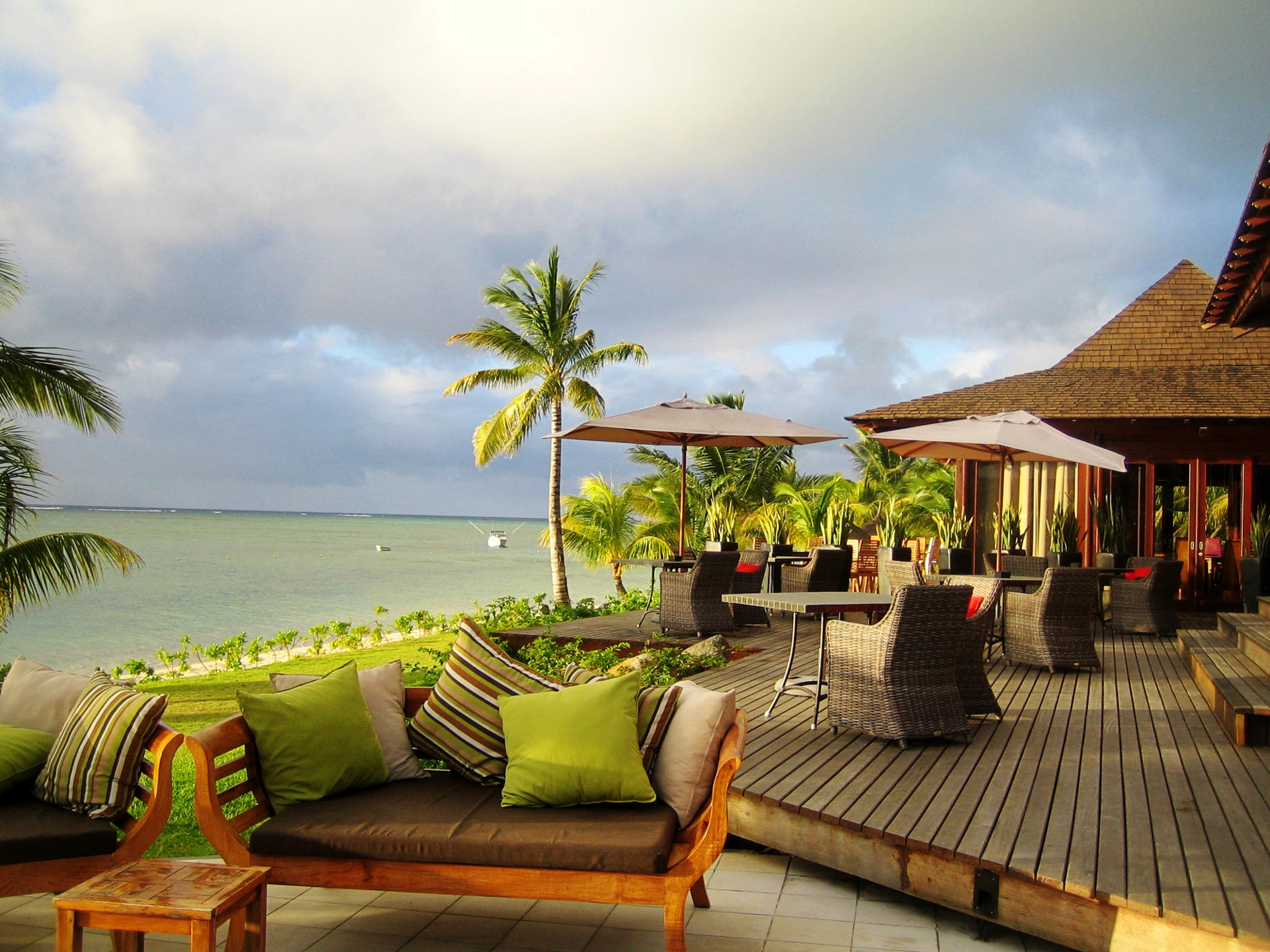 Download mobile wallpaper Sea, Ocean, Tropical, Resort, Man Made, Palm Tree for free.