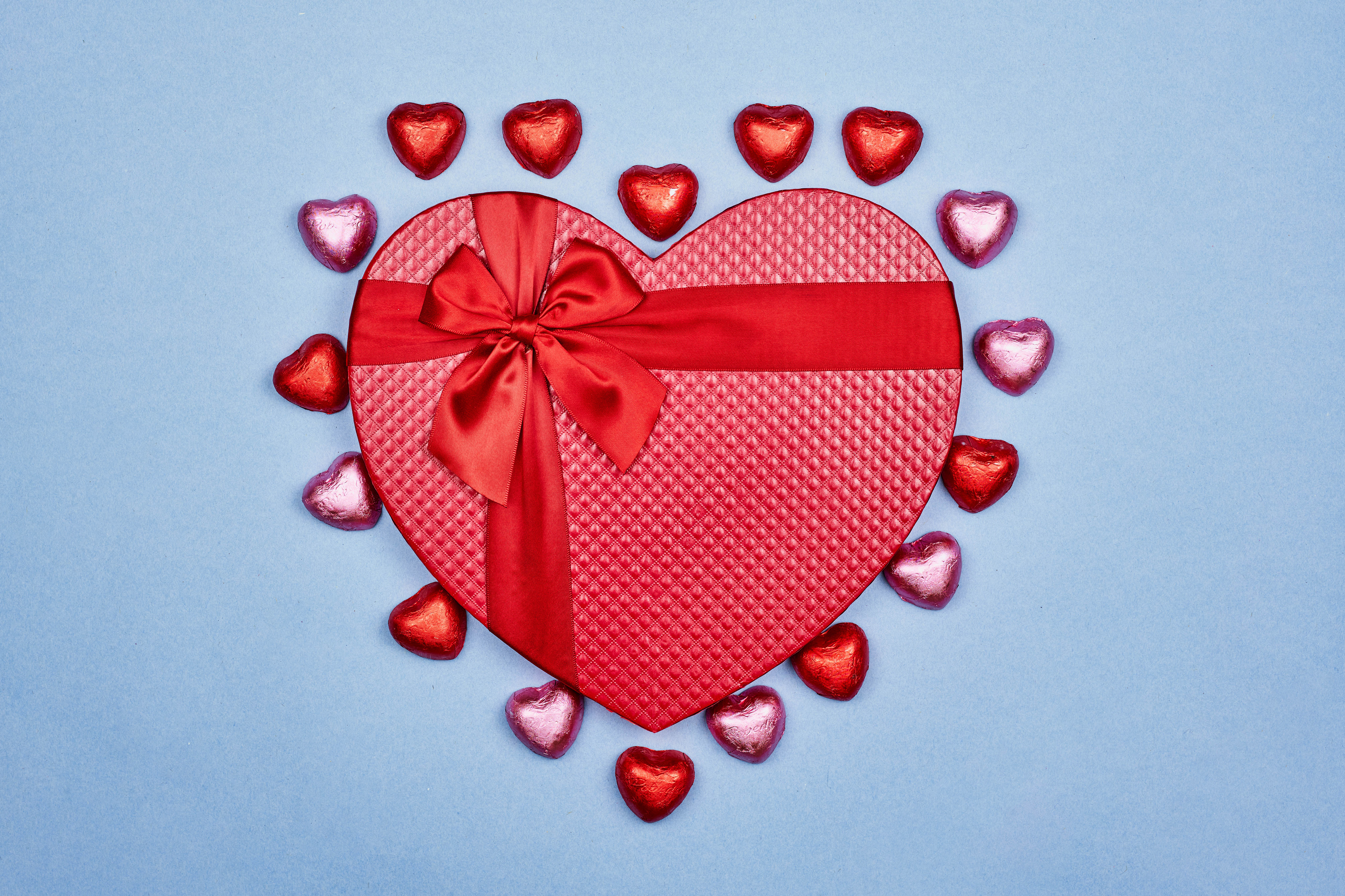 Handy-Wallpaper Feiertage, Schokolade, Valentinstag, Geschenk, Herz kostenlos herunterladen.