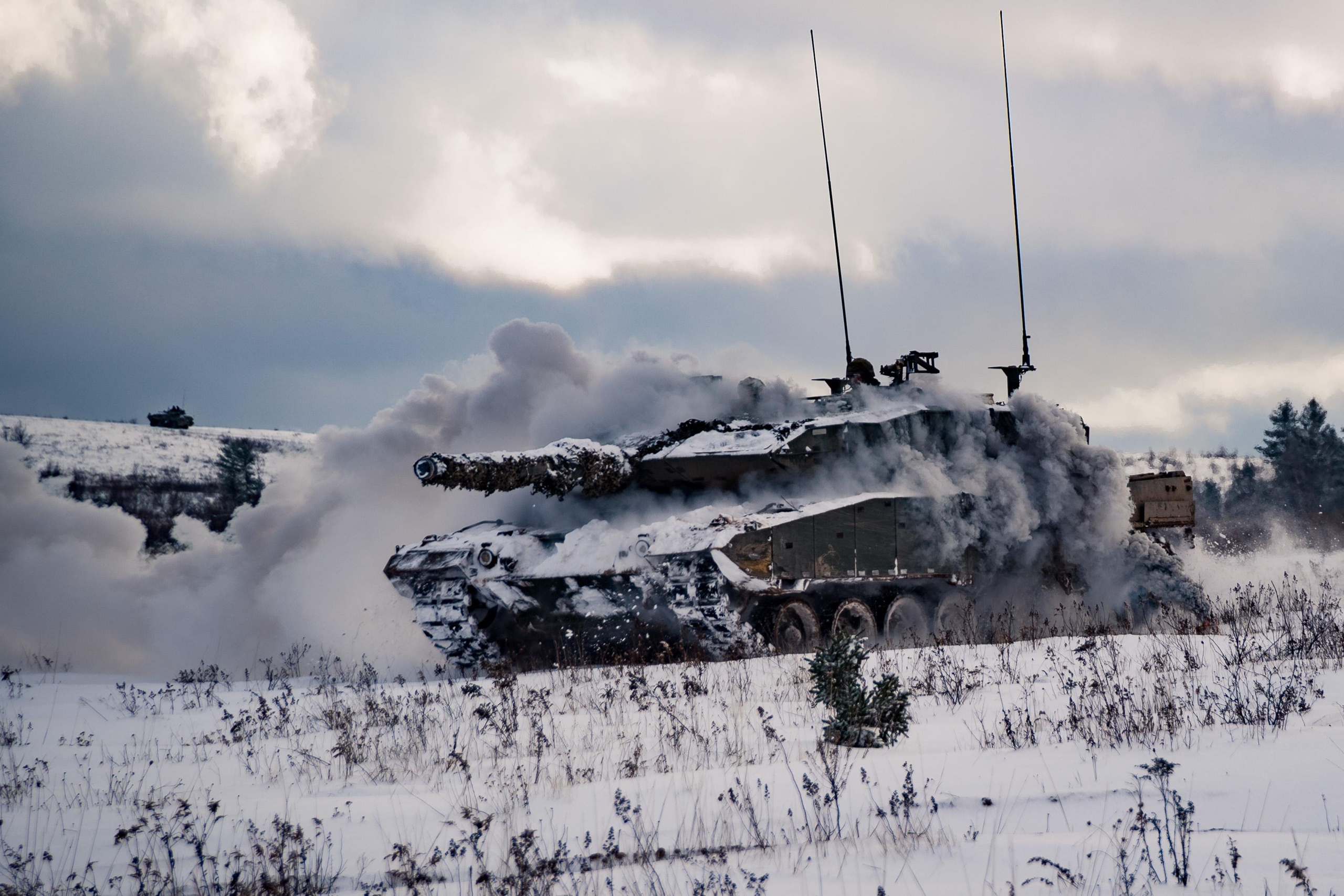 Handy-Wallpaper Winter, Panzer, Militär, Leopard 2 kostenlos herunterladen.