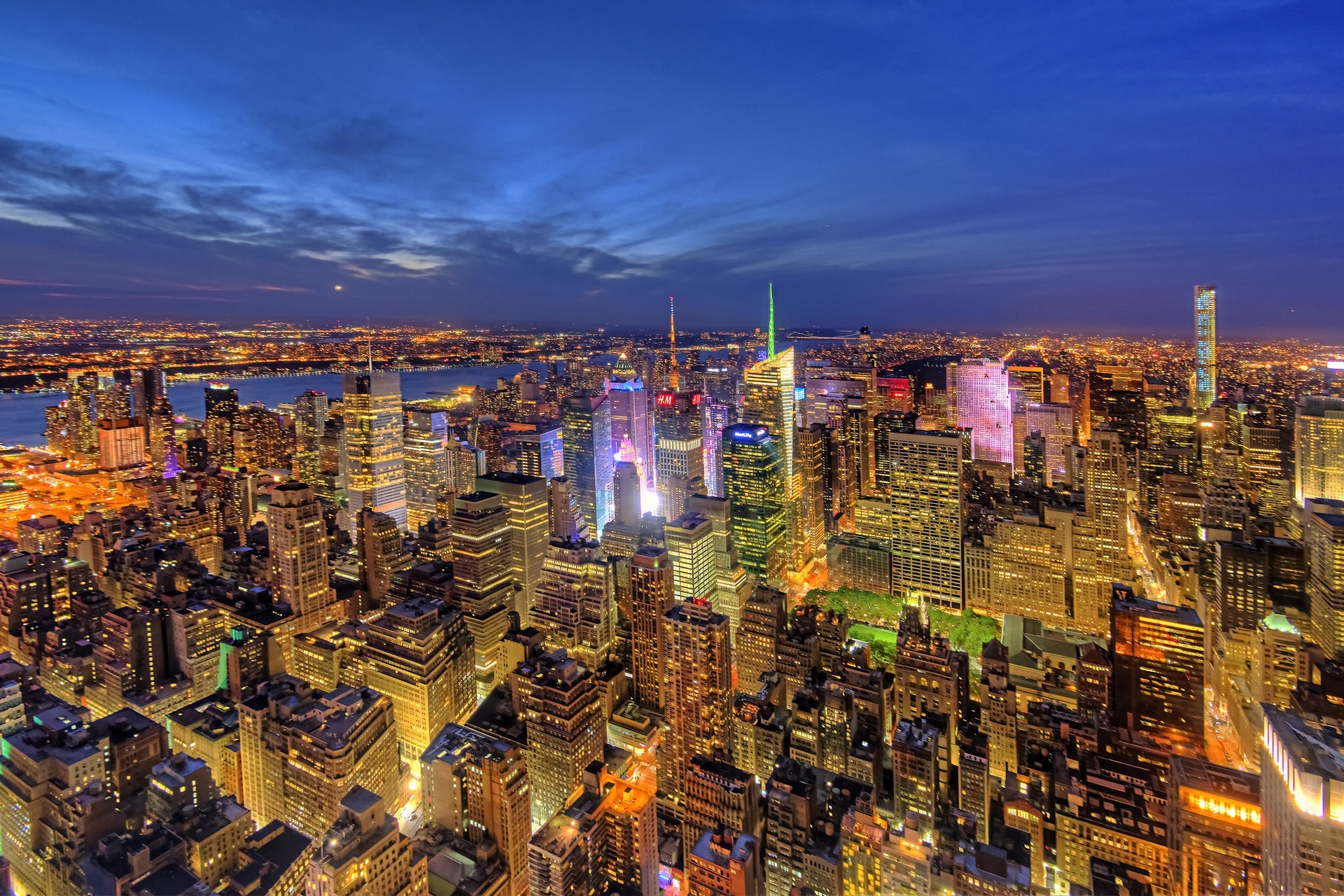 Laden Sie das Städte, Wolkenkratzer, Gebäude, Horizont, Licht, Stadtbild, New York, Nacht, Vereinigte Staaten Von Amerika, Menschengemacht, Großstadt-Bild kostenlos auf Ihren PC-Desktop herunter