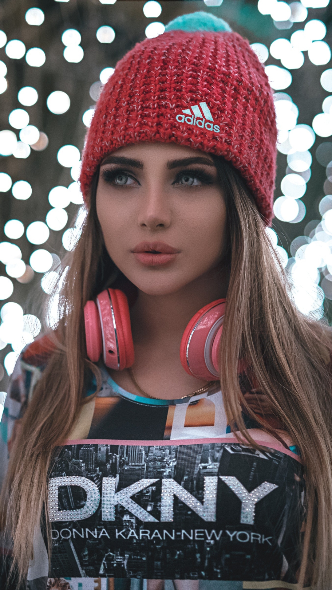 Download mobile wallpaper Hat, Model, Women for free.