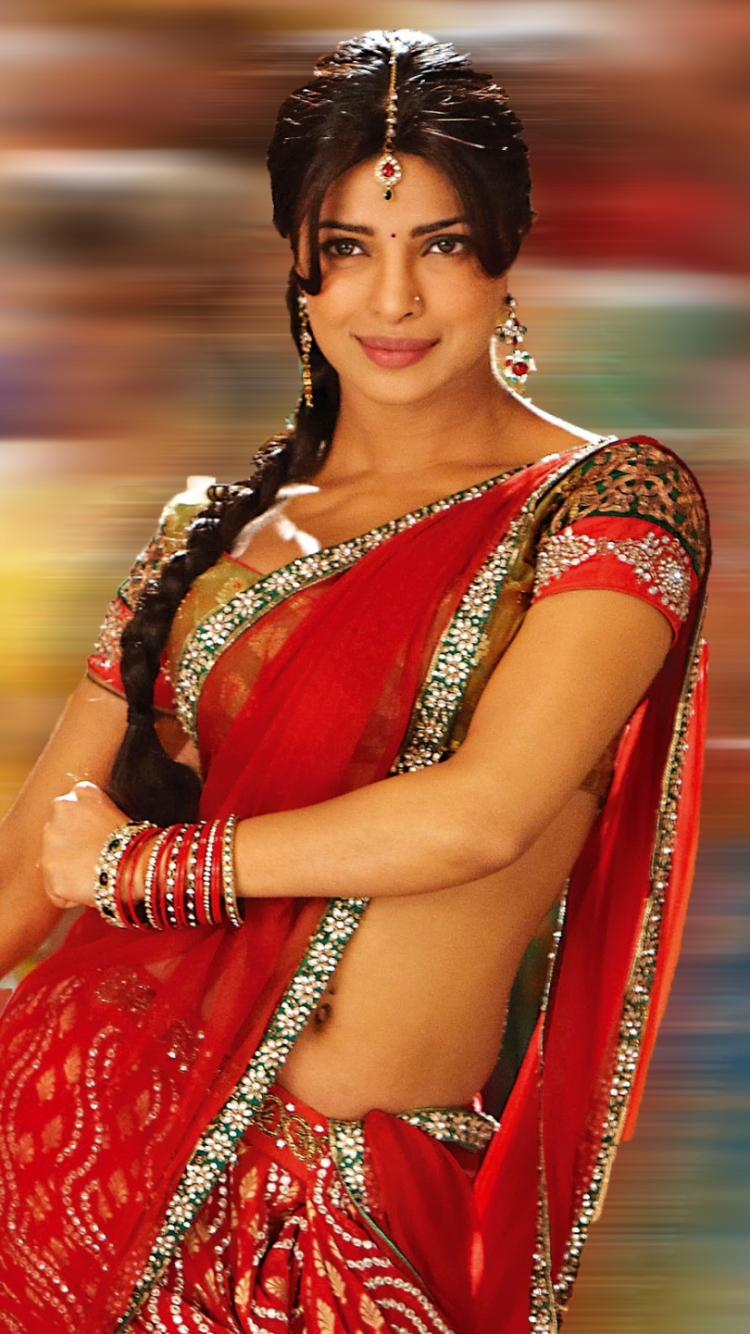 Download mobile wallpaper Indian, Celebrity, Priyanka Chopra, Miss World, Saree for free.