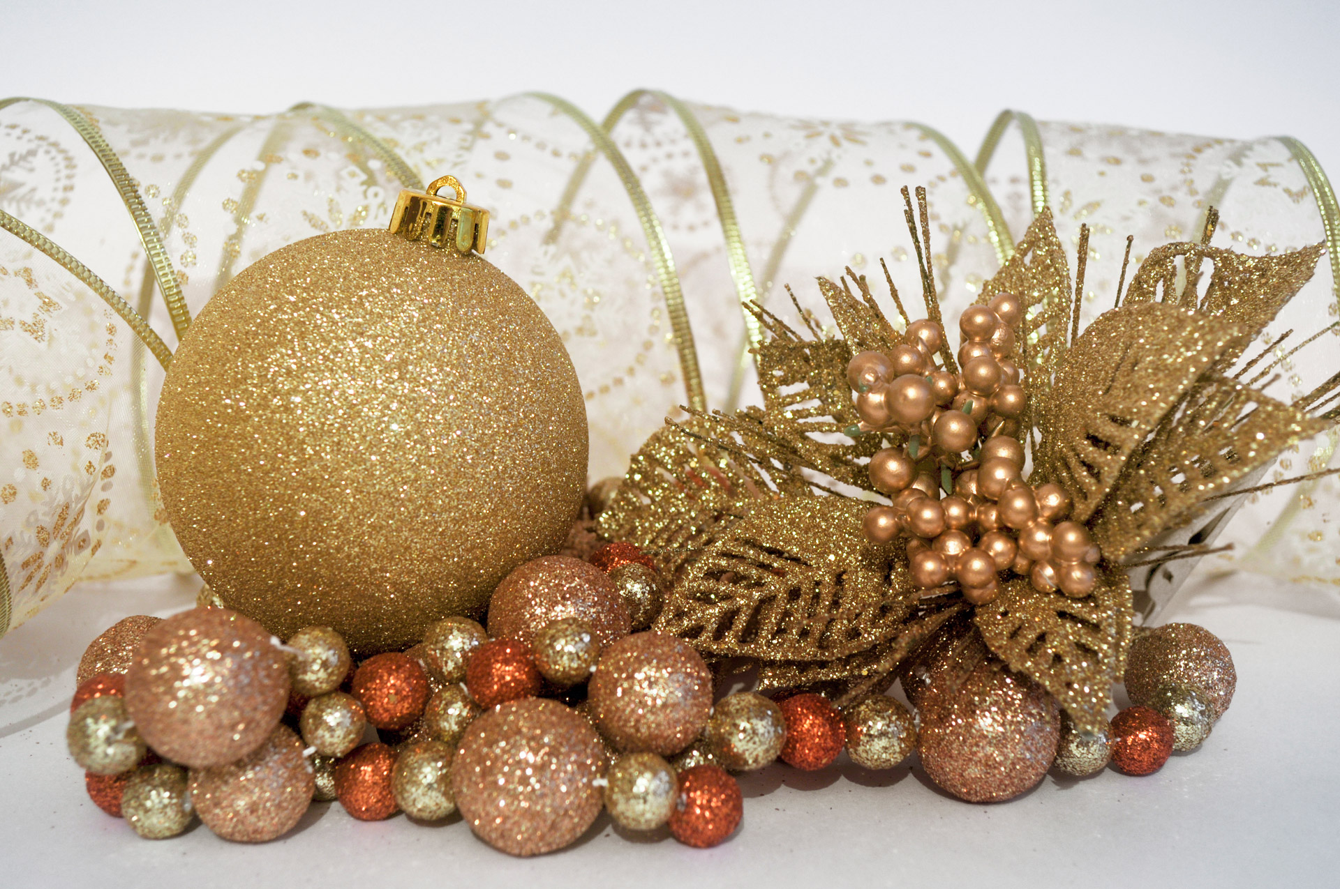 Free download wallpaper Christmas, Holiday, Decoration, Christmas Ornaments on your PC desktop
