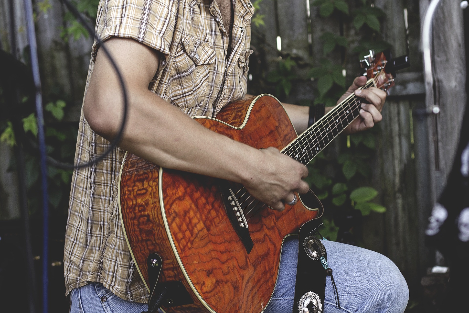 Baixe gratuitamente a imagem Música, Guitarra na área de trabalho do seu PC