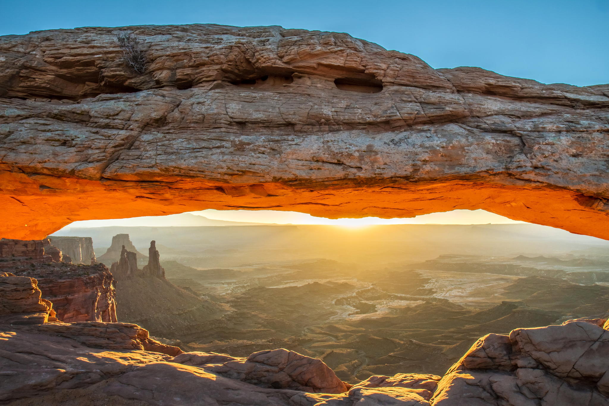 Free download wallpaper Landscape, Nature, Earth, Arch, Canyons, Sunny, Mesa Arch on your PC desktop