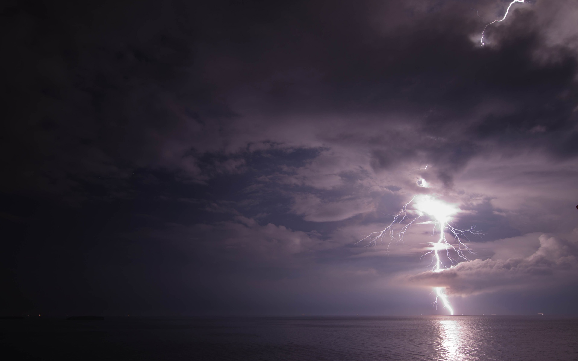 Download mobile wallpaper Sky, Sea, Lightning, Ocean, Cloud, Photography for free.