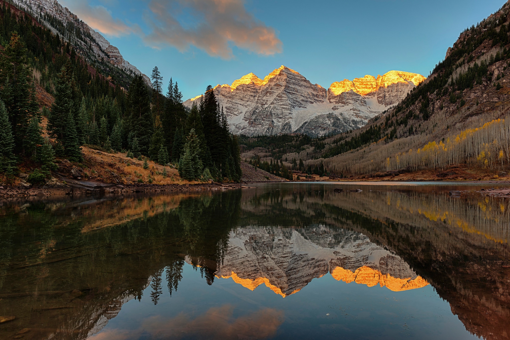 Descarga gratis la imagen Naturaleza, Montaña, Lago, Árbol, Tierra/naturaleza, Reflejo en el escritorio de tu PC