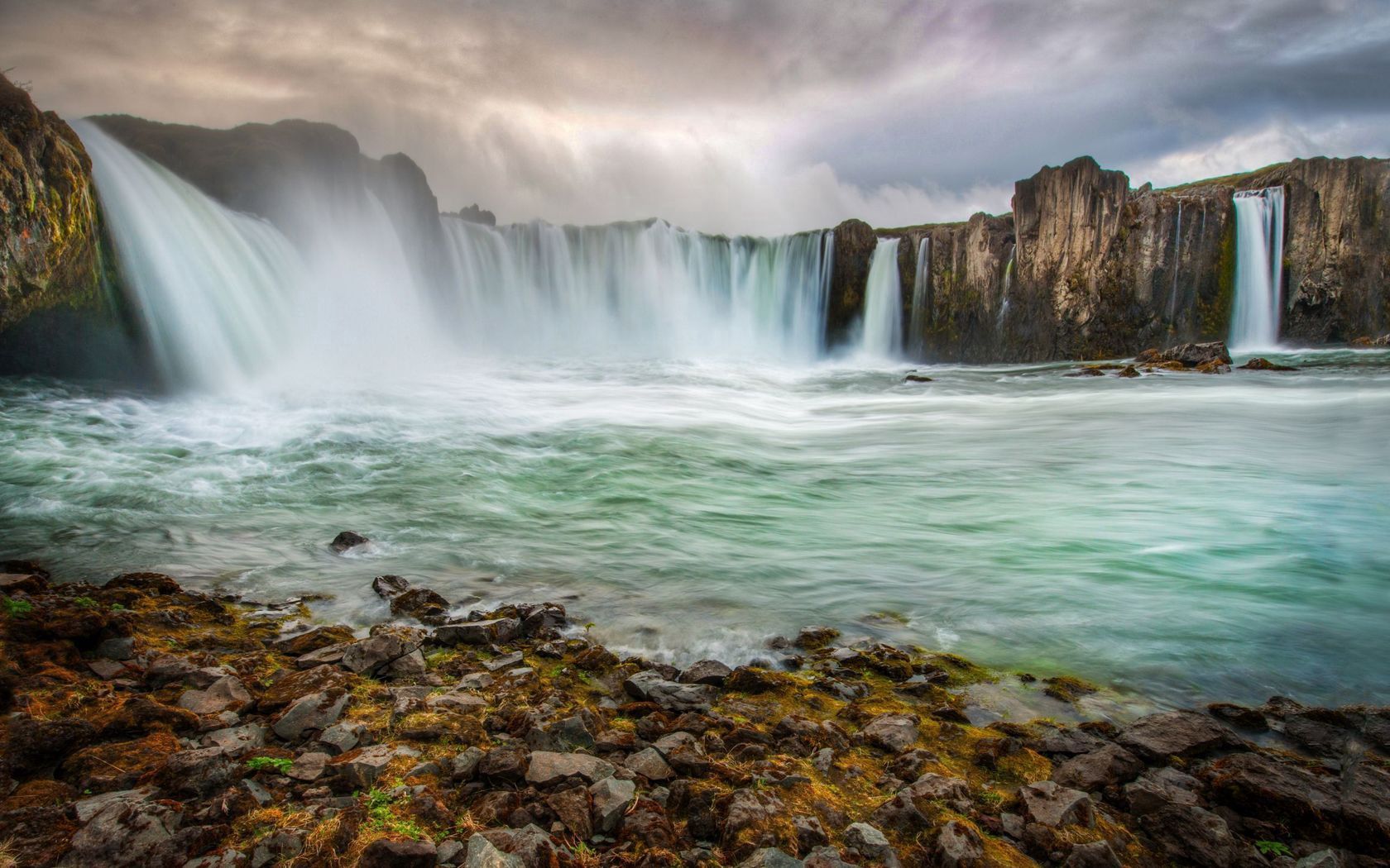 119165 завантажити шпалери ісландія, водоспади, природа, камені, скелі, порід, похмуро, похмурий, потоки, потоків - заставки і картинки безкоштовно