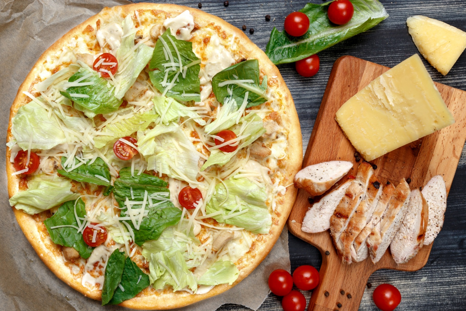 Laden Sie das Pizza, Tomate, Käse, Nahrungsmittel, Stillleben-Bild kostenlos auf Ihren PC-Desktop herunter