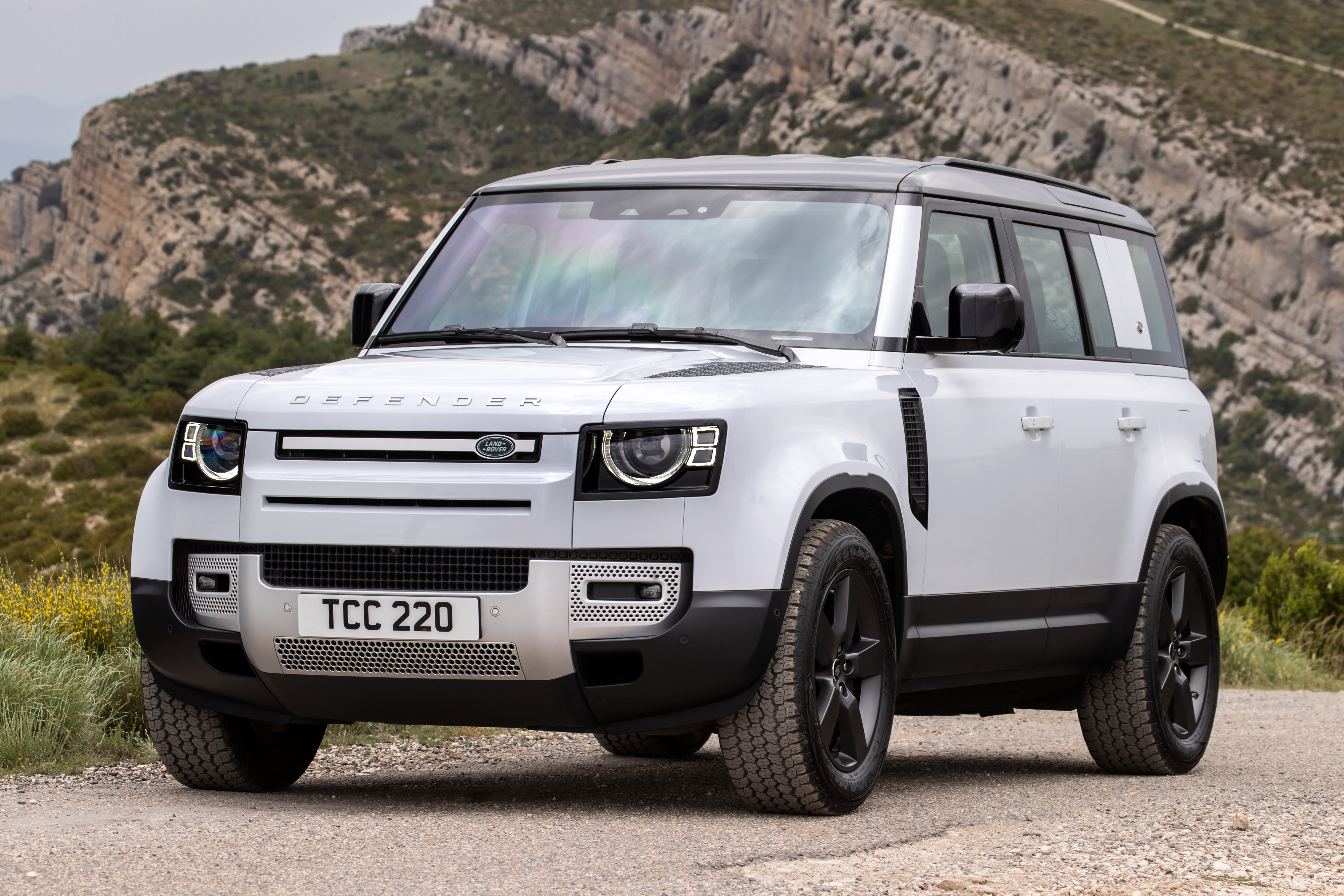 Download mobile wallpaper Land Rover, Suv, Land Rover Defender, Vehicles, Land Rover Defender 110 for free.