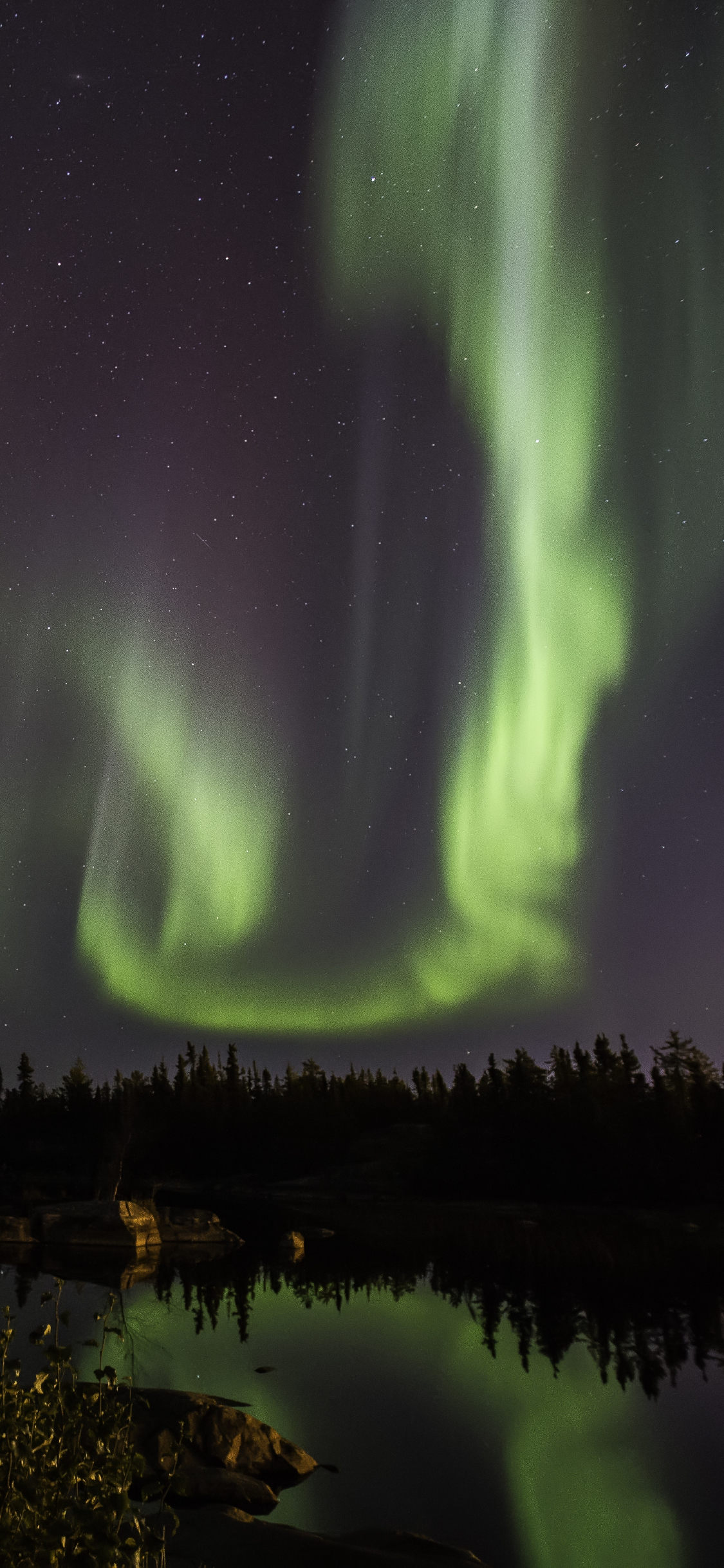 Descarga gratuita de fondo de pantalla para móvil de Naturaleza, Noche, Reflexión, Luz, Cielo Estrellado, Aurora Boreal, Tierra/naturaleza, Reflejo.