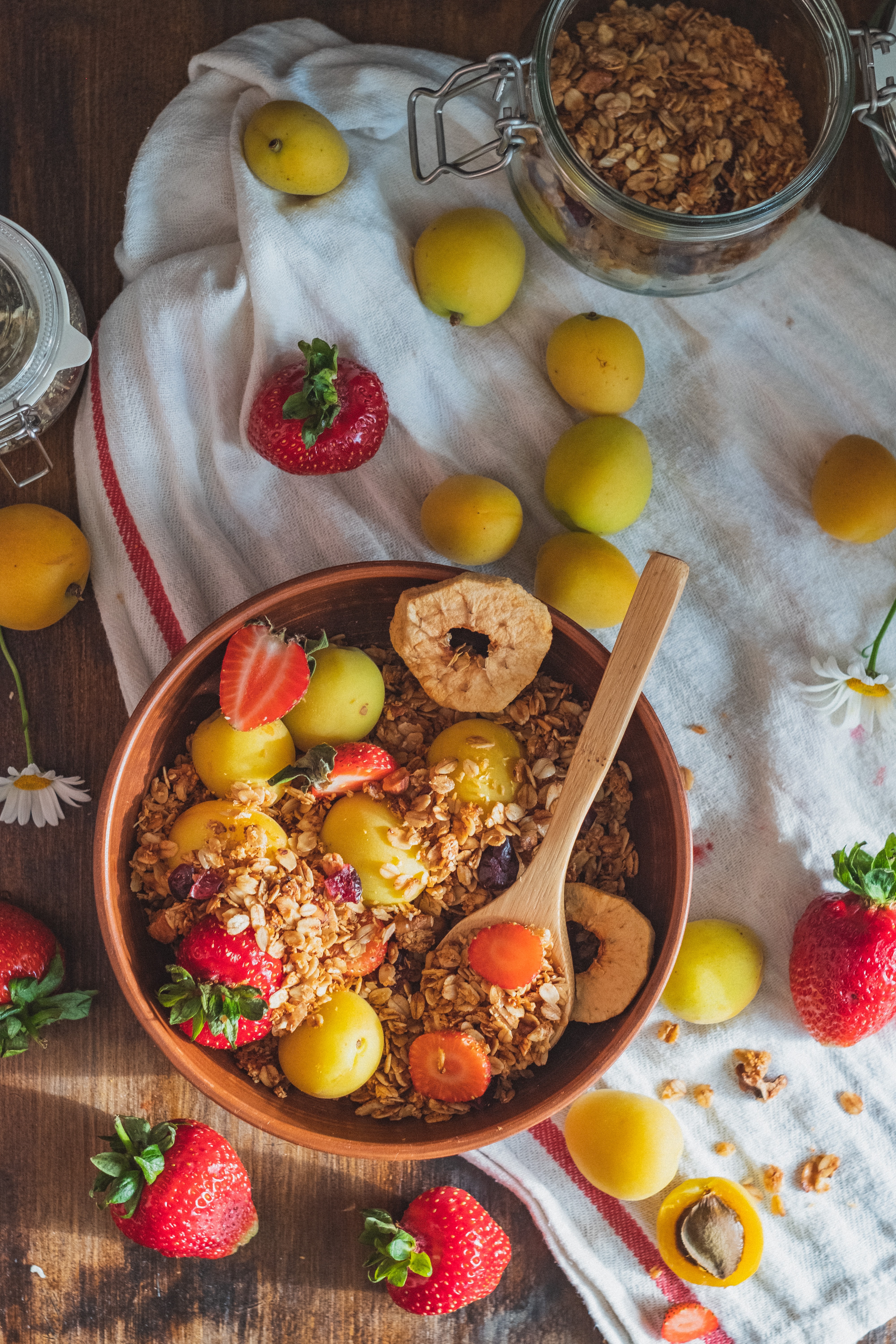 breakfast, fruits, food, strawberry, plate, apricot HD wallpaper