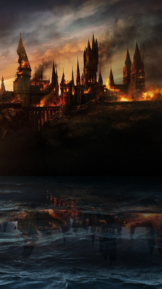 Baixar papel de parede para celular de Fogo, Harry Potter, Filme, Fumaça, Castelo, Incêndio, Castelo De Hogwarts, Harry Potter E As Relíquias Da Morte: Parte 1 gratuito.