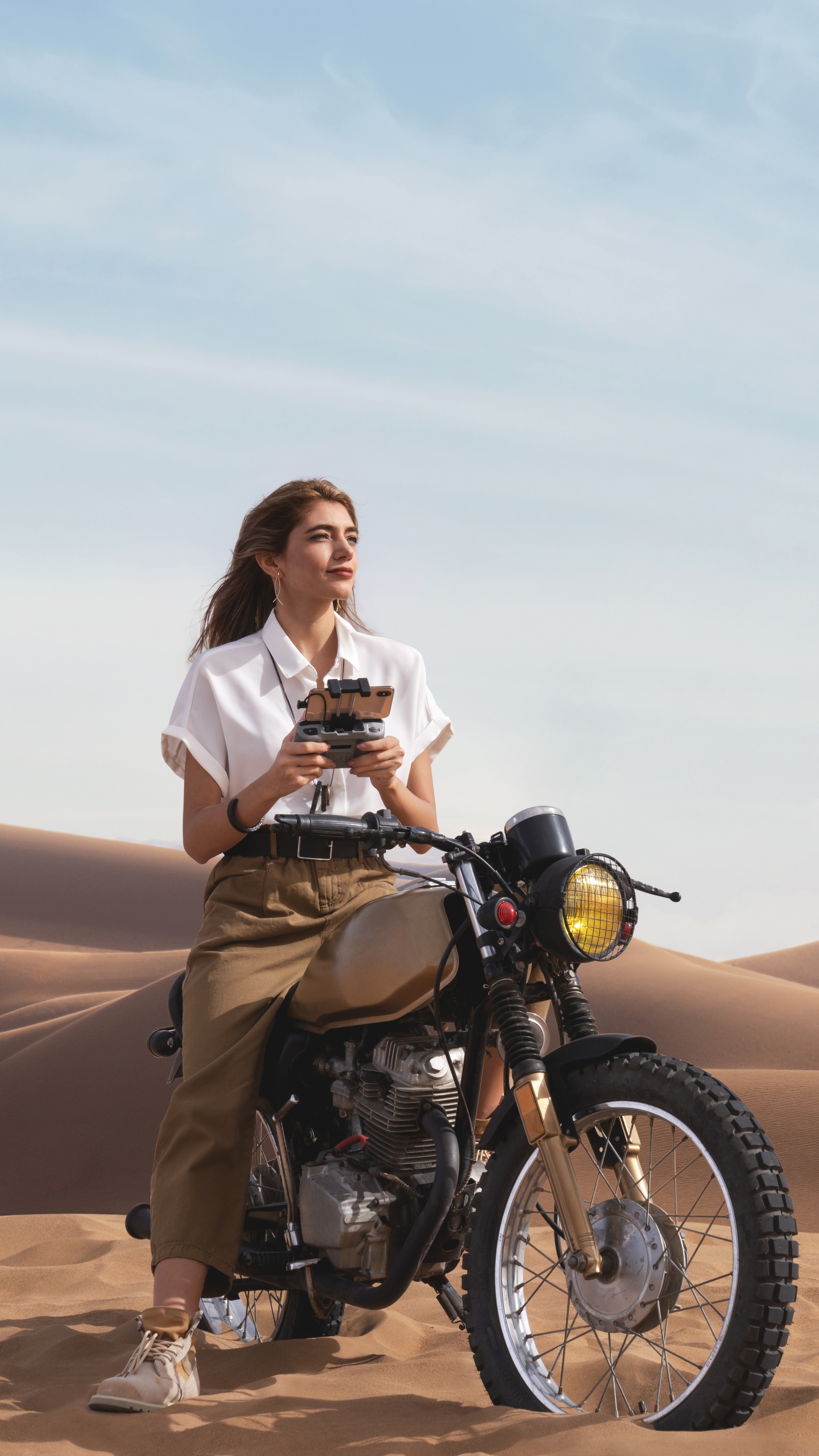 Handy-Wallpaper Motorrad, Modell, Frauen, Mädchen & Motorräder kostenlos herunterladen.
