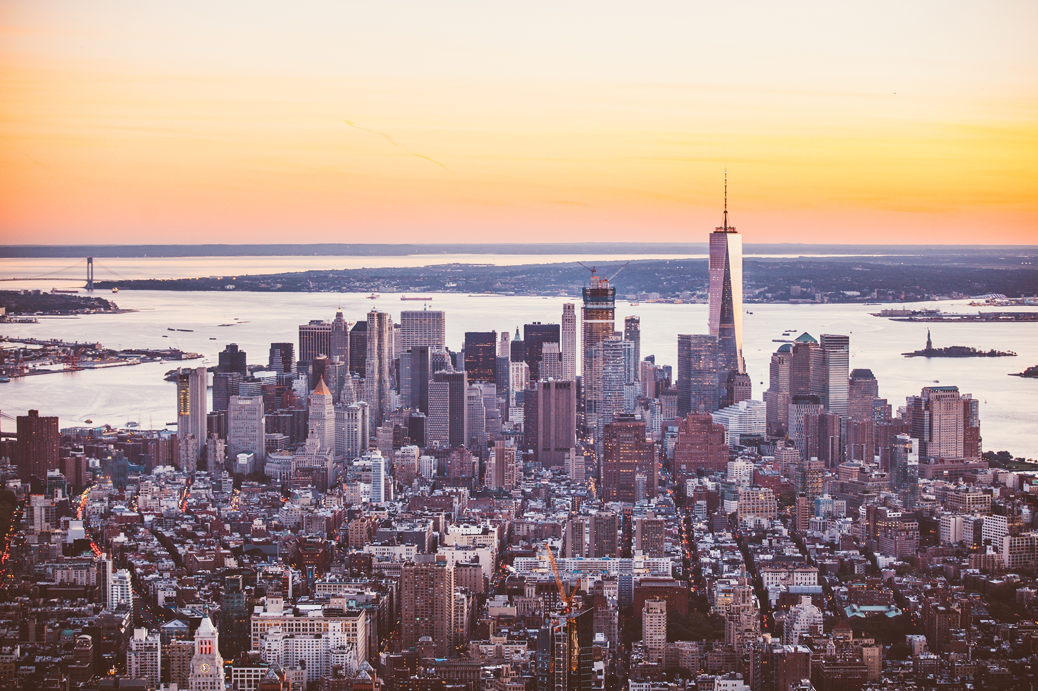 Laden Sie das Städte, Wolkenkratzer, Gebäude, Horizont, Stadtbild, New York, Vereinigte Staaten Von Amerika, Menschengemacht, Großstadt, Luftbildfotografie-Bild kostenlos auf Ihren PC-Desktop herunter