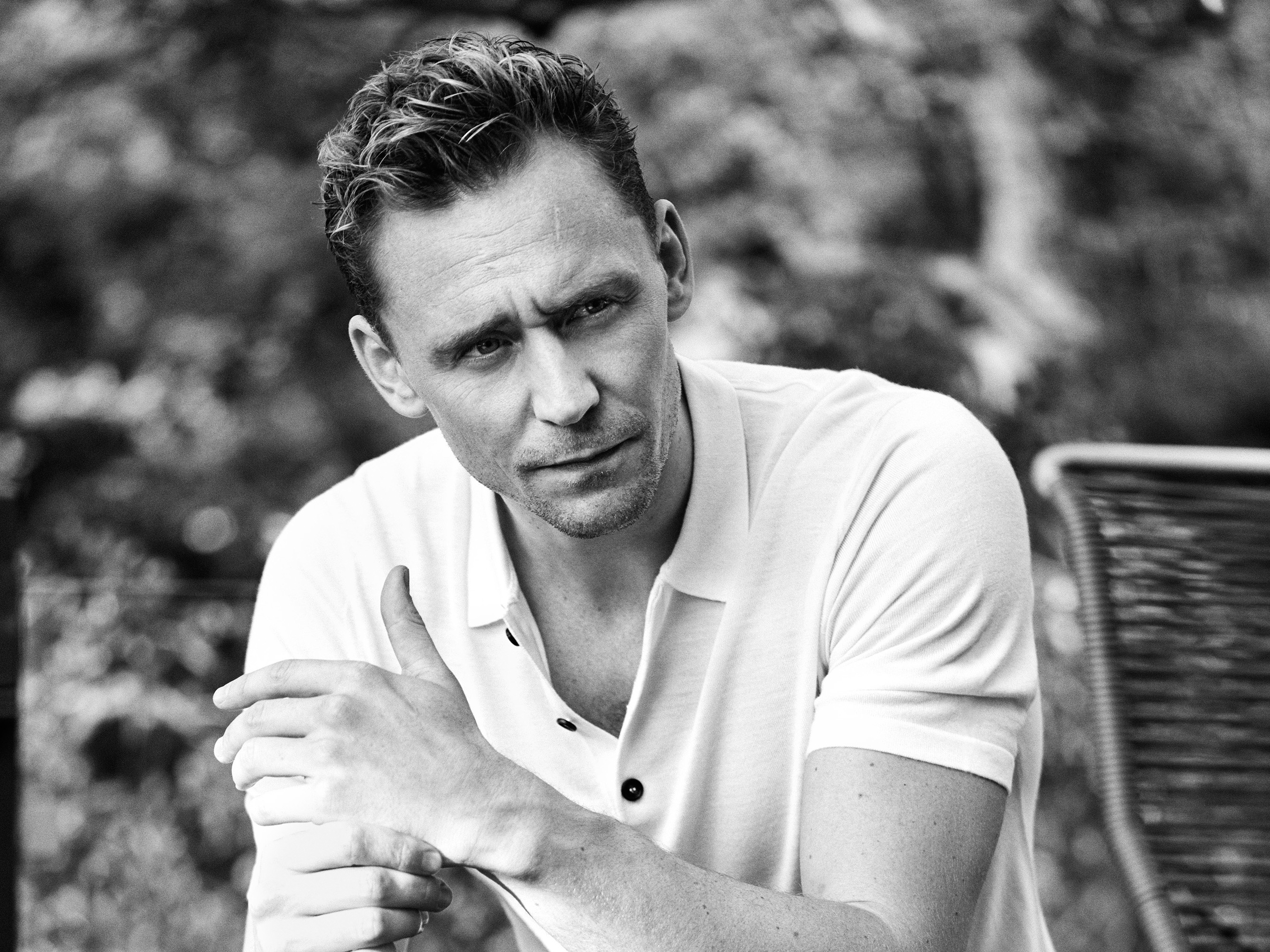 Laden Sie das Schauspieler, Englisch, Schwarz Weiß, Berühmtheiten, Tom Hiddleston-Bild kostenlos auf Ihren PC-Desktop herunter