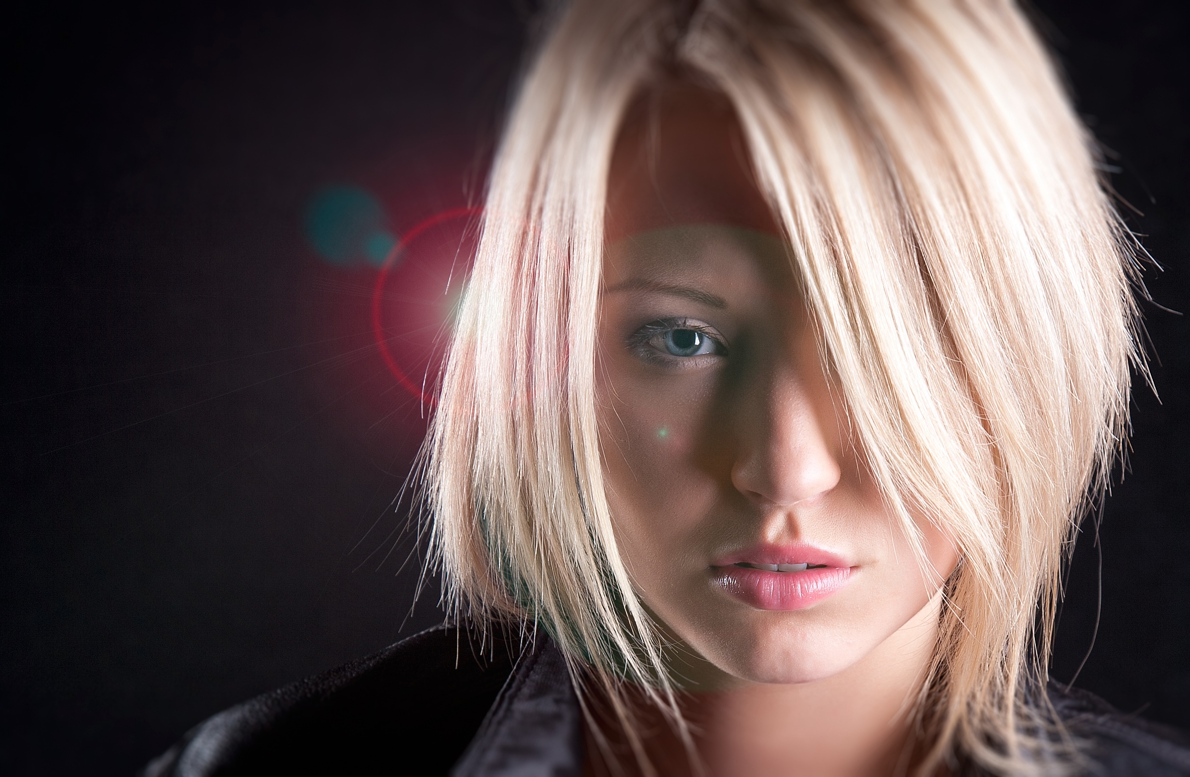 Free download wallpaper Blonde, Face, Model, Women, Blue Eyes, Short Hair on your PC desktop