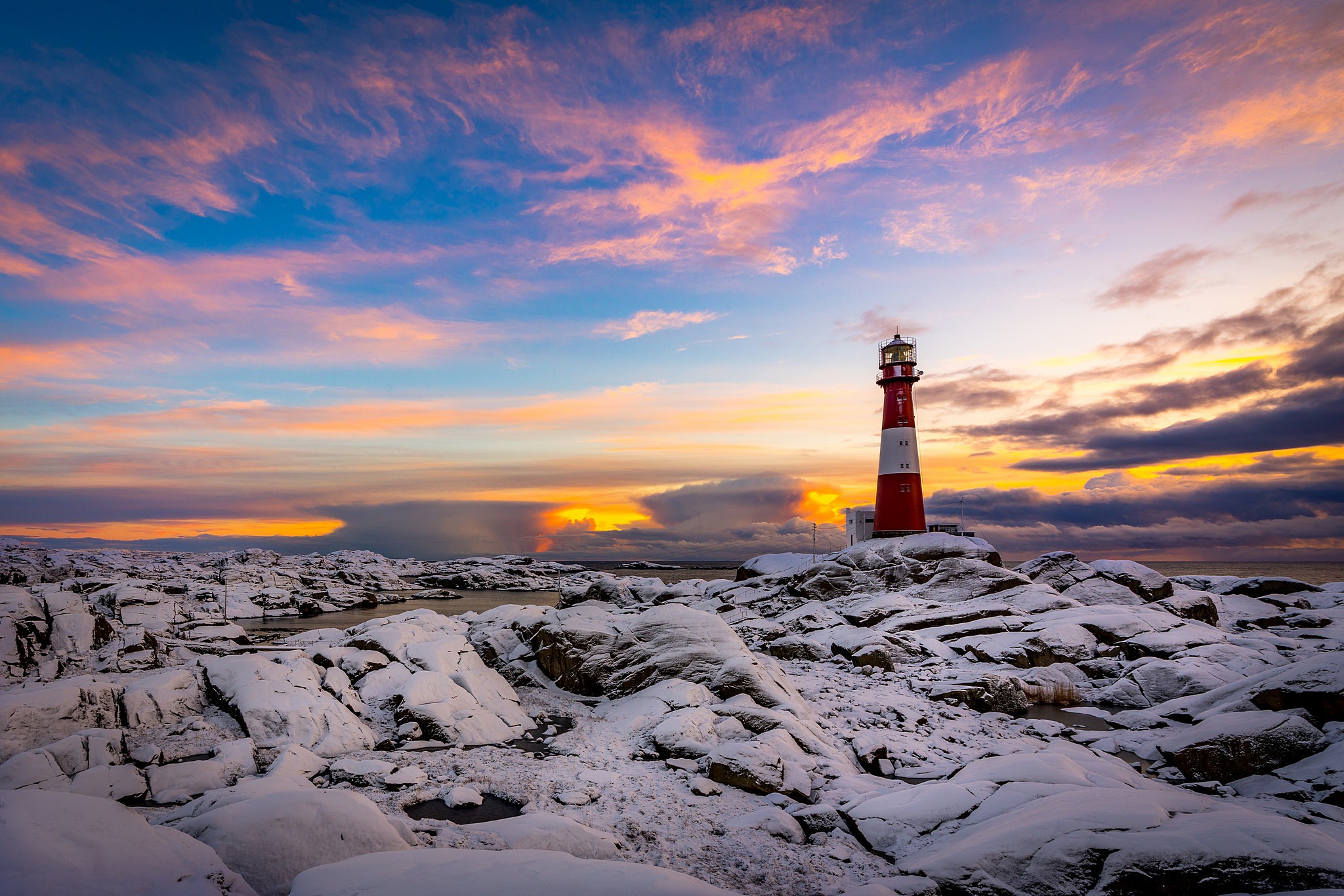 Descarga gratuita de fondo de pantalla para móvil de Invierno, Cielo, Faro, Nube, Hecho Por El Hombre.