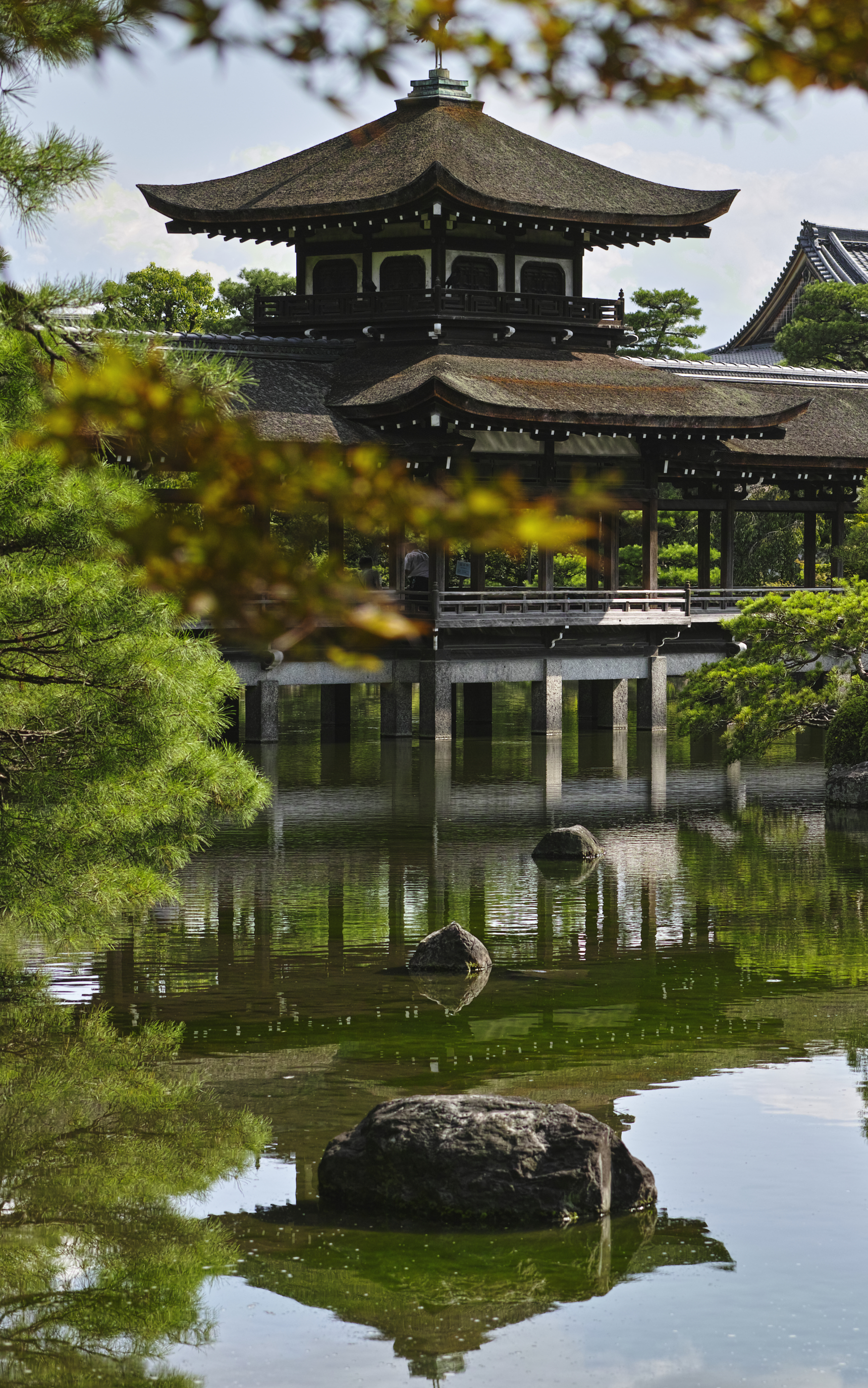 1175165 baixar papel de parede feito pelo homem, quioto, lago, pagode, pavilhão, jardim, japão, cidades - protetores de tela e imagens gratuitamente