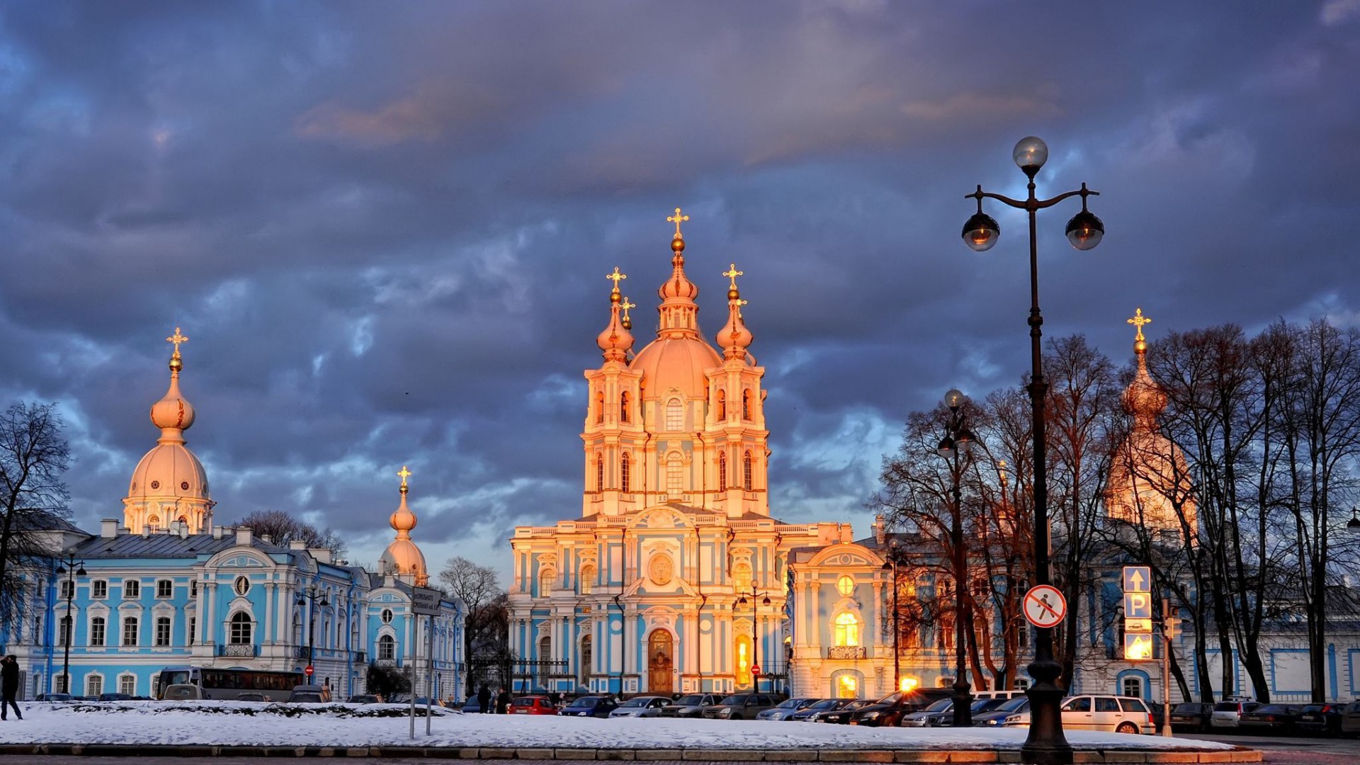 Die besten Smolny Kathedrale-Hintergründe für den Telefonbildschirm